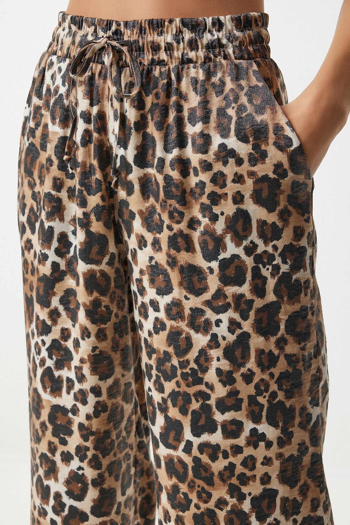 Female black beige leopard patterned viscose palazzo pants FN03185