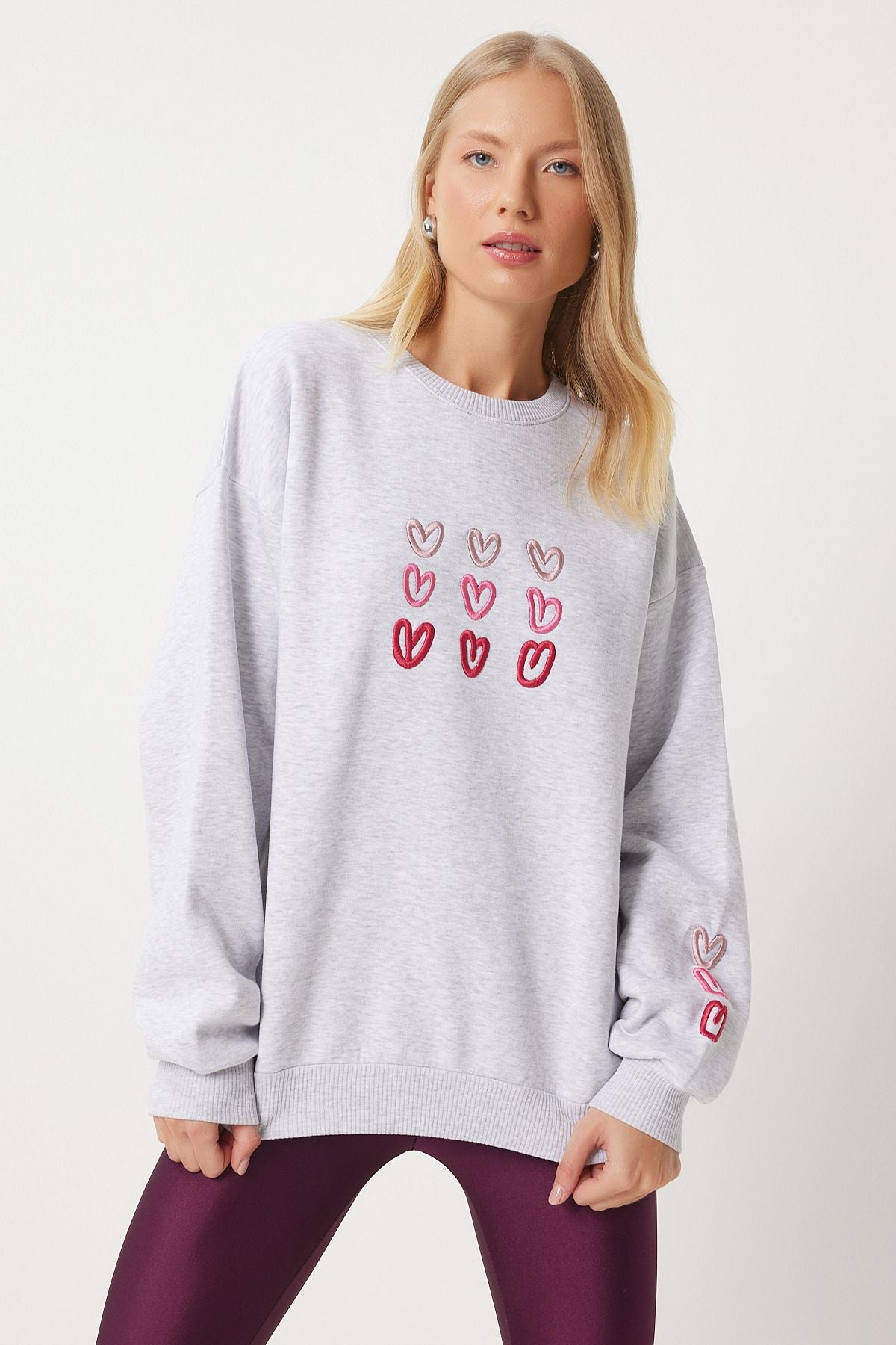 Women's Gray Melanj Heart Embroidery Sweatshirt OW00004