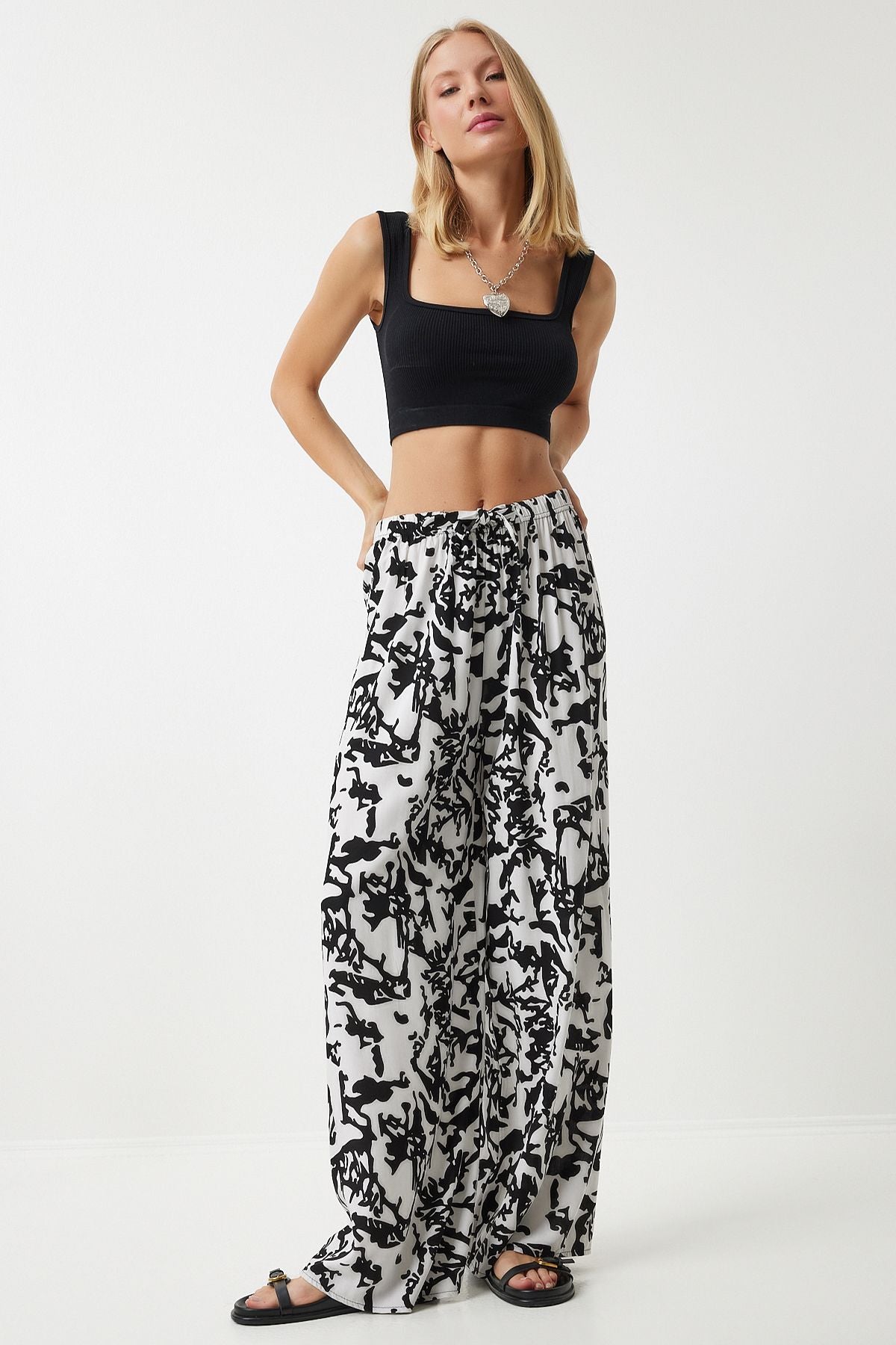 Woman White Live Black Patterned Casting Viscose Palazzo Pants EN00606