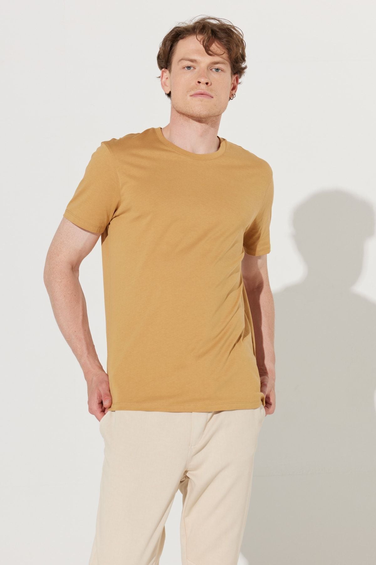 Men's mustard slim fit narrow cut 100 %cotton bike collar Basic T -shirt