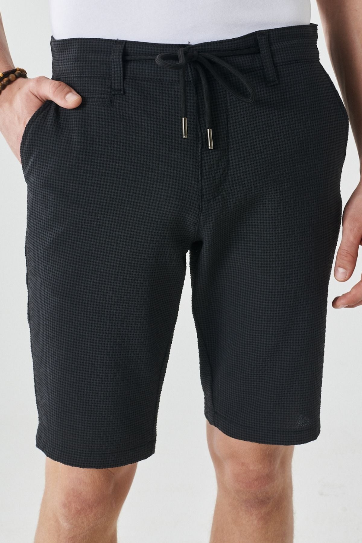 Men's anthracite slim fit narrow cut waist tied flexible shorts