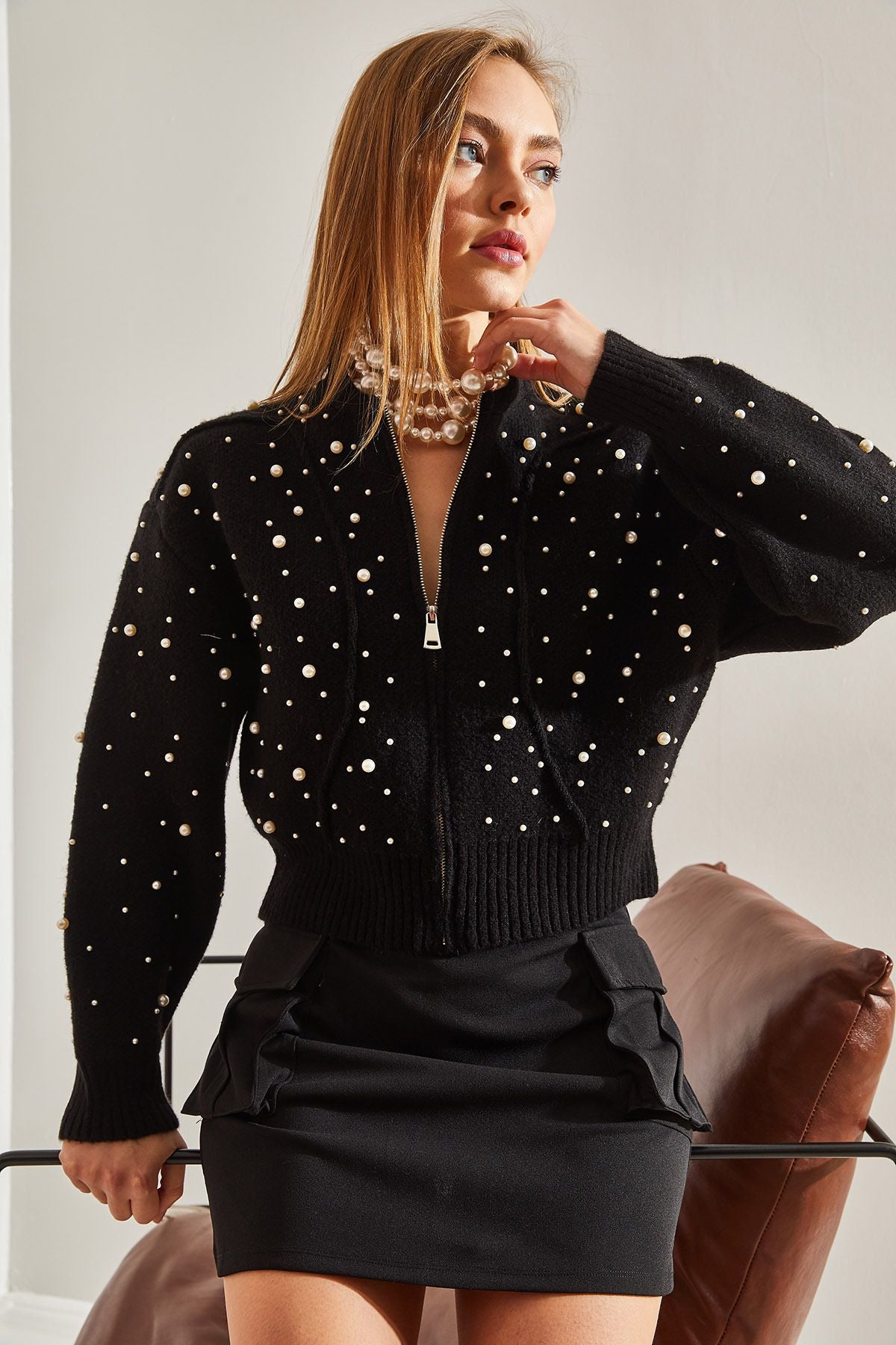Female pearl stone embroidered knitwear cardigan