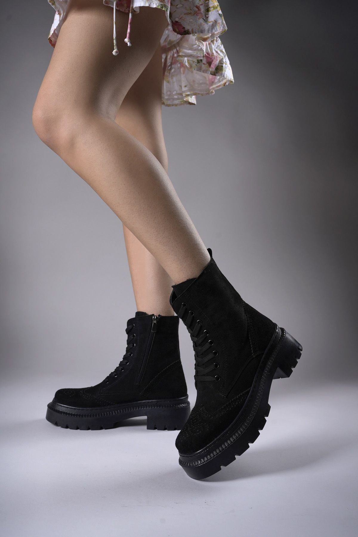 Women's Bot 00121404 Black Suede