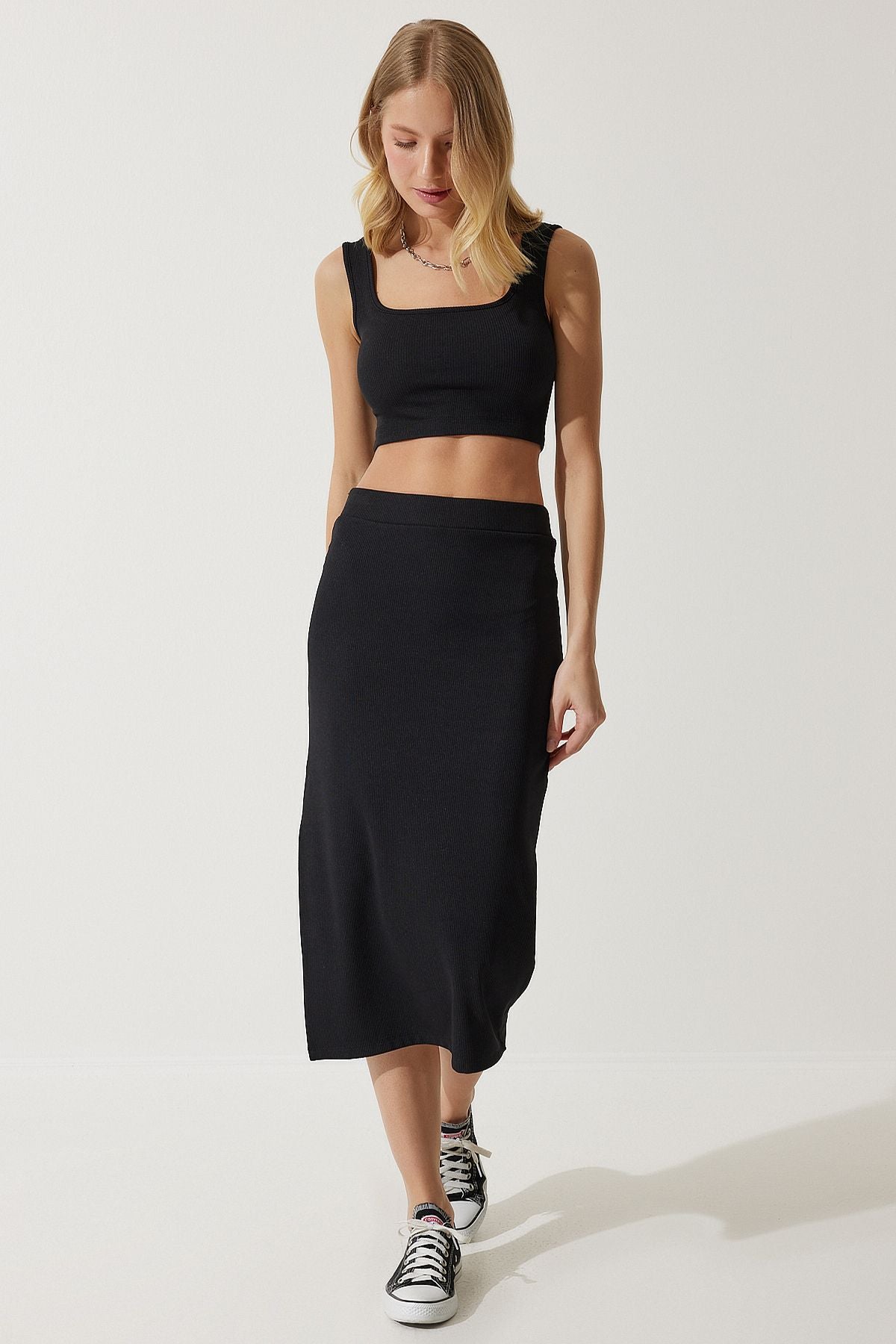 Woman Black Hanger Crop pencil skirt knitting set OW00041