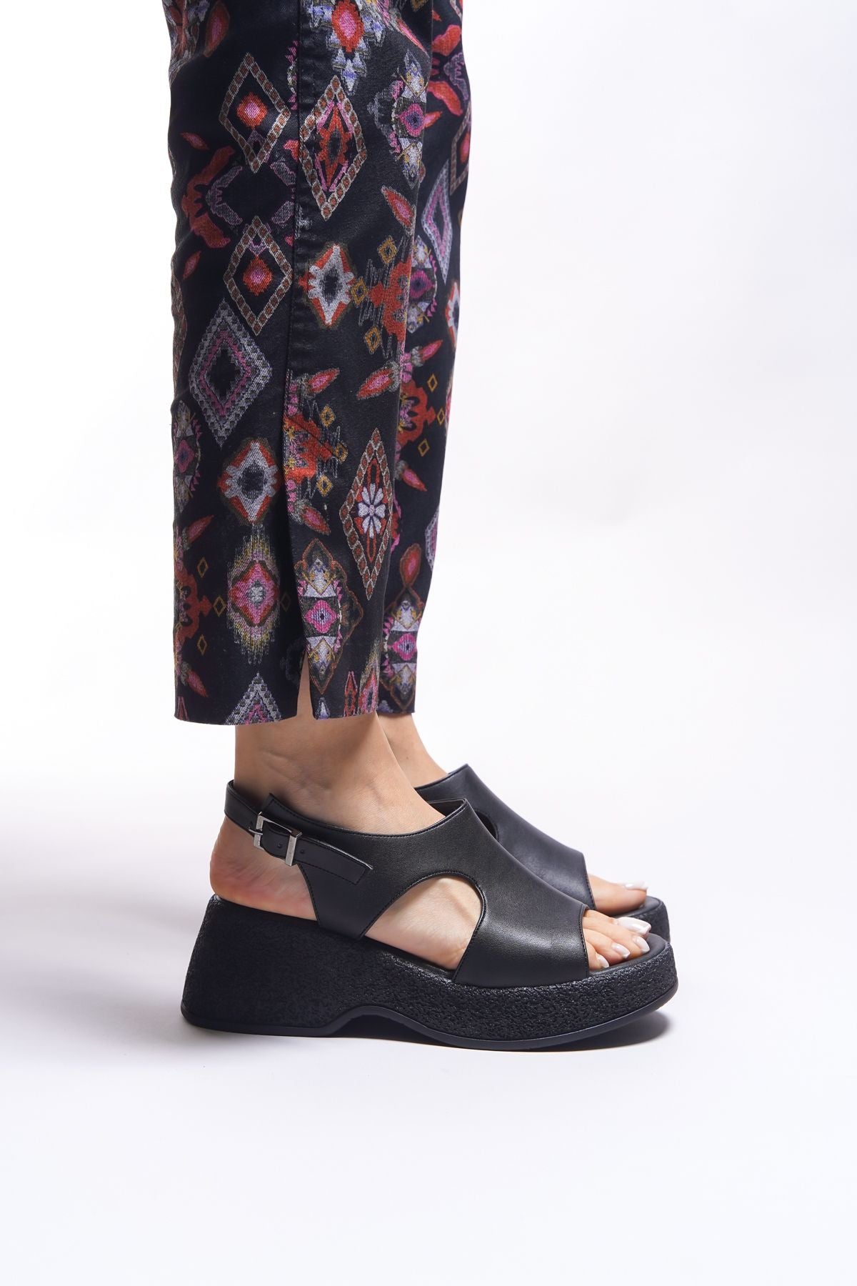 Lyathlin Women Heels Sandals 0012450 Black