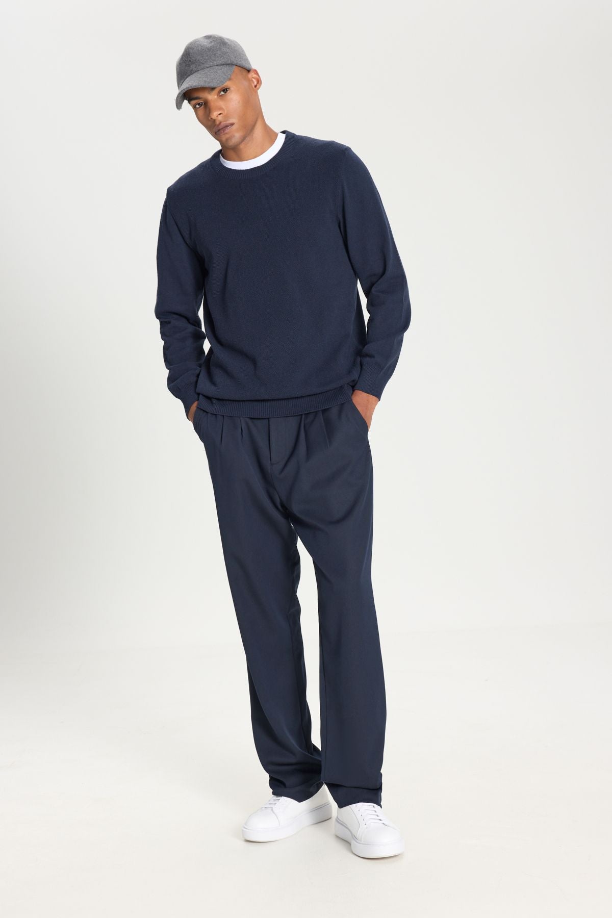 Men's navy blue baggy fit plenty of cut pleated side pockets flexible comfortable casual pants