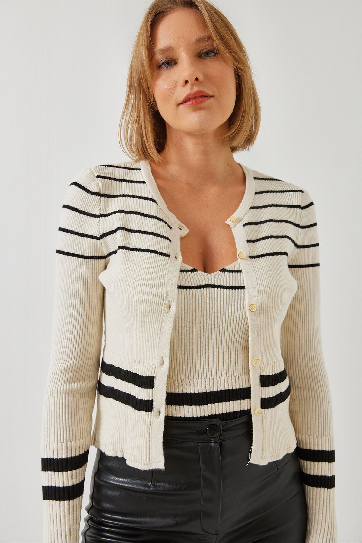 Women's striped buttoned dual knitwear cardigan 20246901