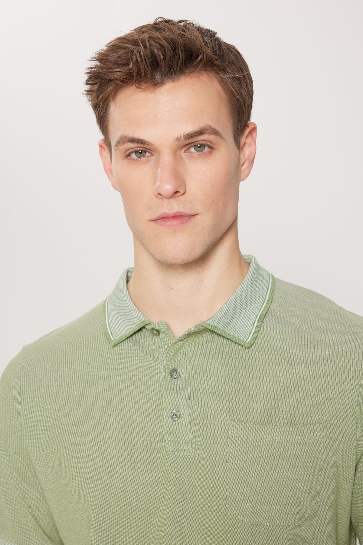 Men -Plugging Cotton Fabric Regular Fit comfortable cut green curved polo collar t -shirt