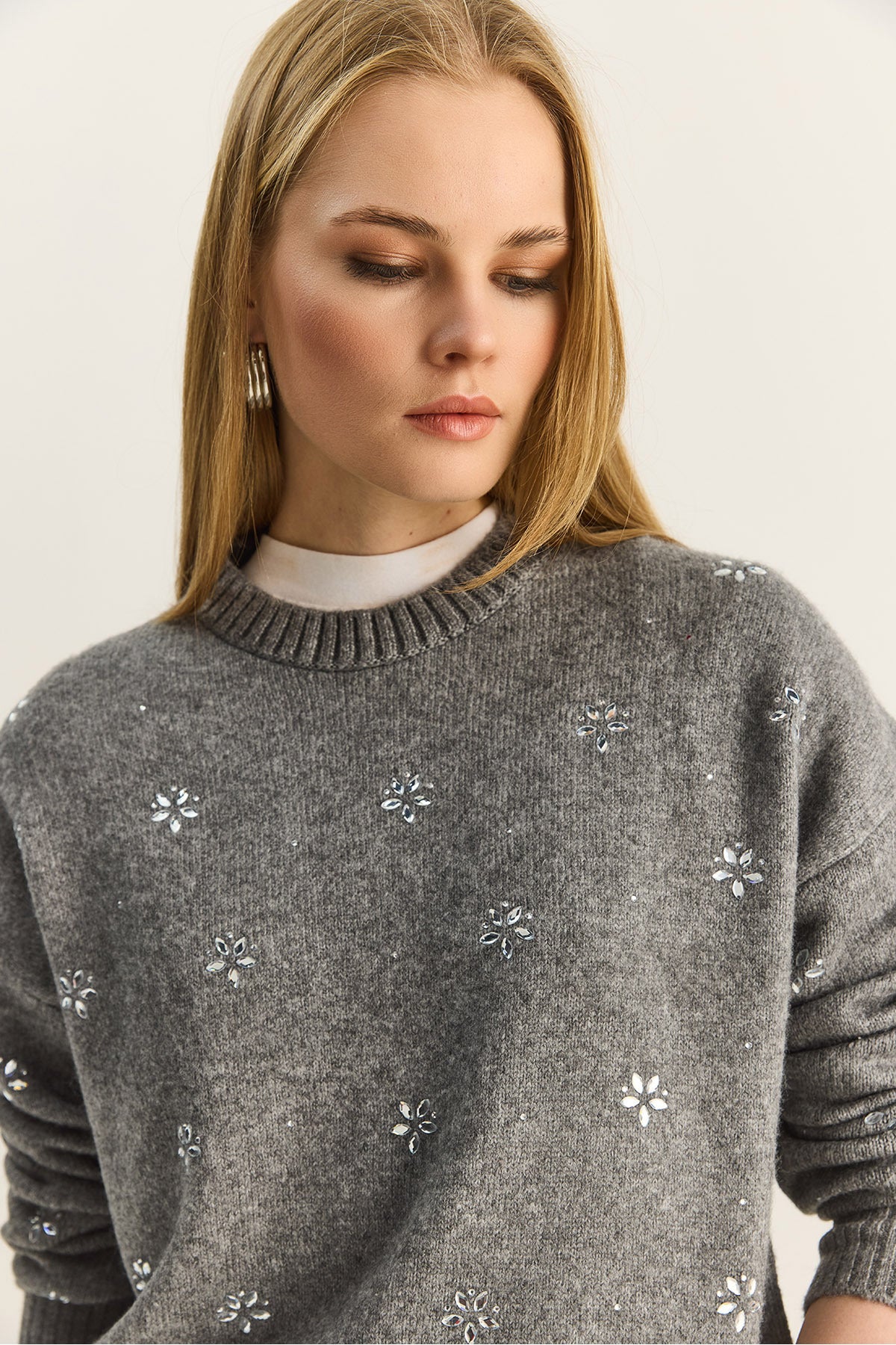 Women's Crystal Stone Detailed Knitwear Sweater TK251195 60283910