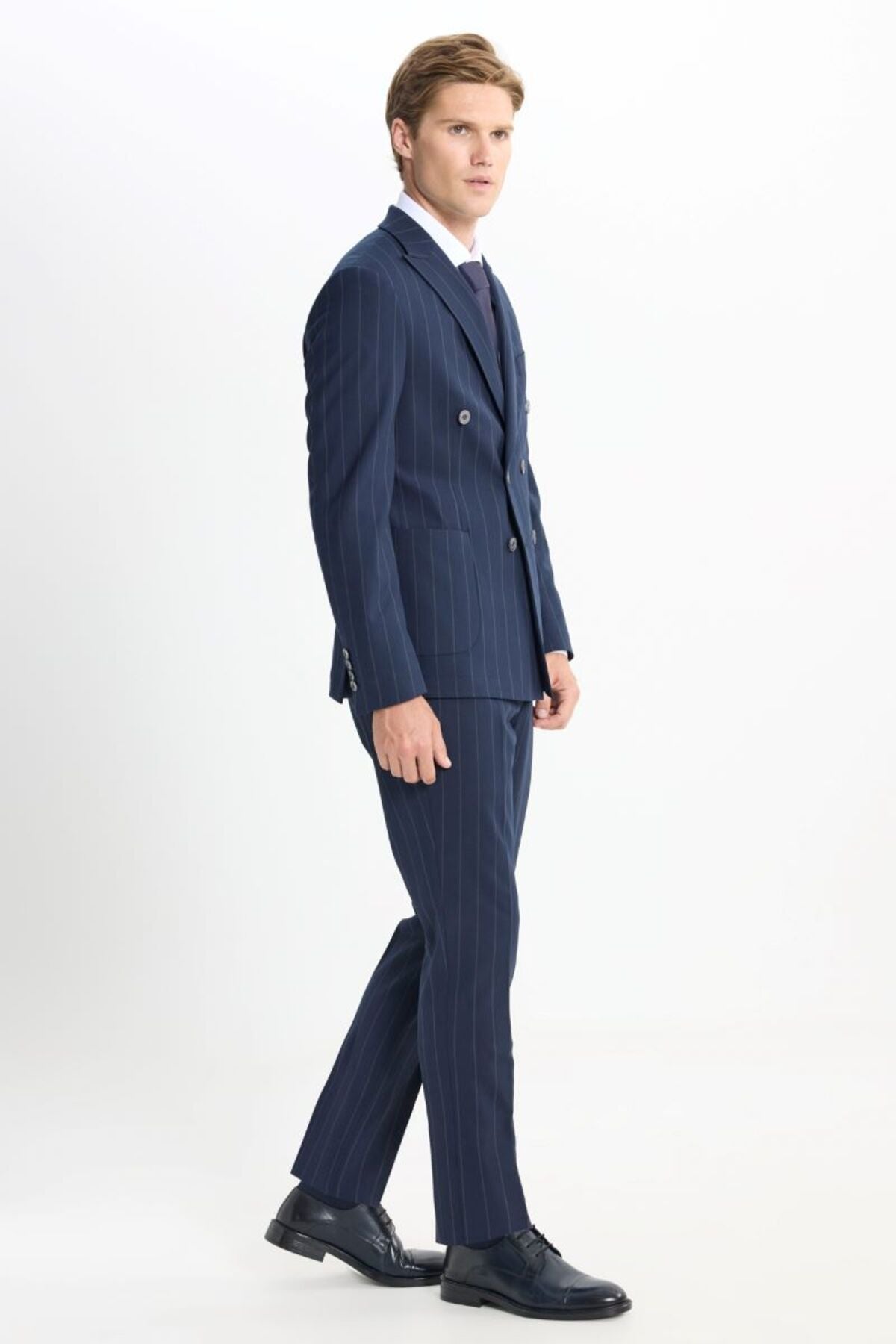 Slim fit narrow cut swallow collar striped cover pocket flexible navy blue-gray suit