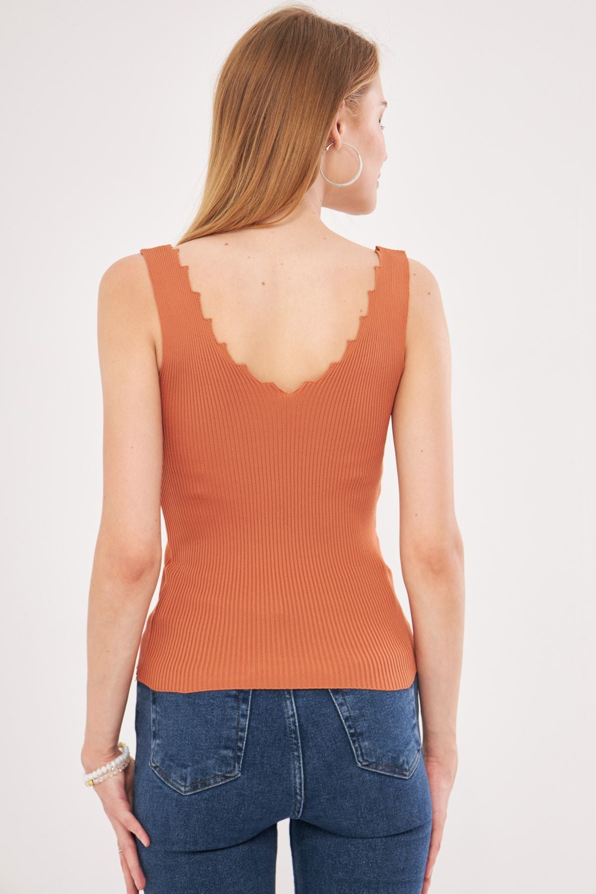 Female Tile Zigzagli V-Neck Cashcore Blouse ARM-23Y069004