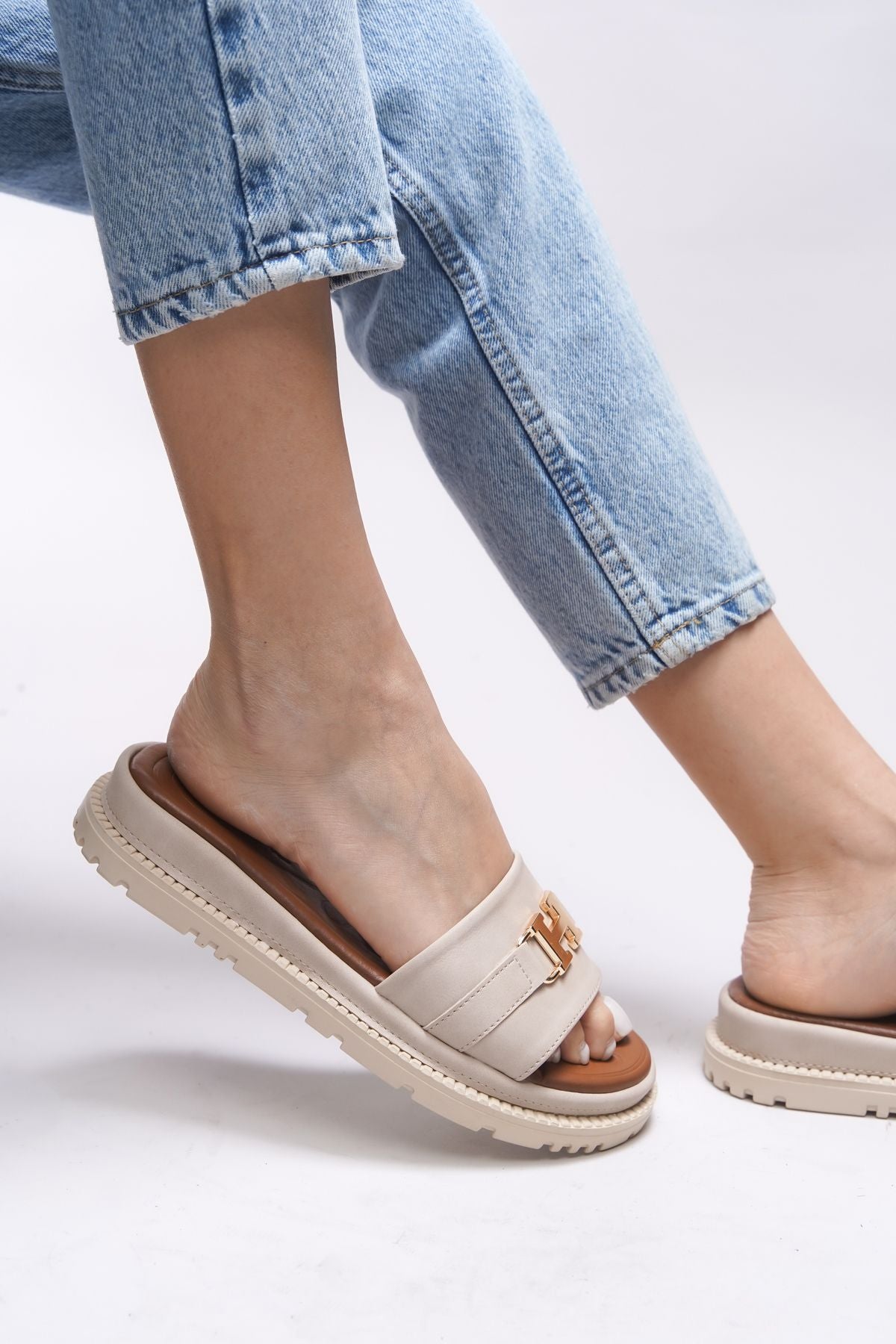 Kazigneil Woman Slippers 0012600 Beige