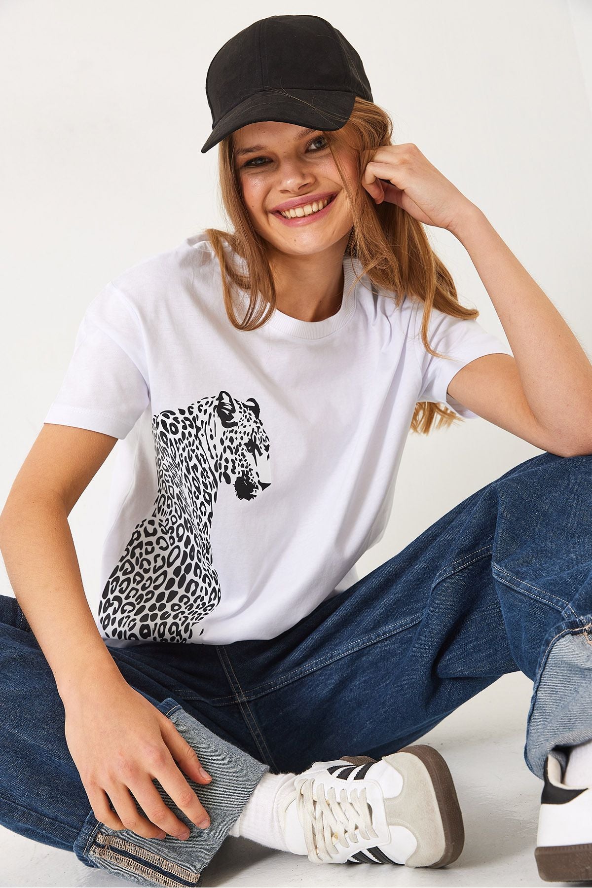 WOMEN'S SHORT SOLD LION PRINTED BASIC T-SHIRT 60602014