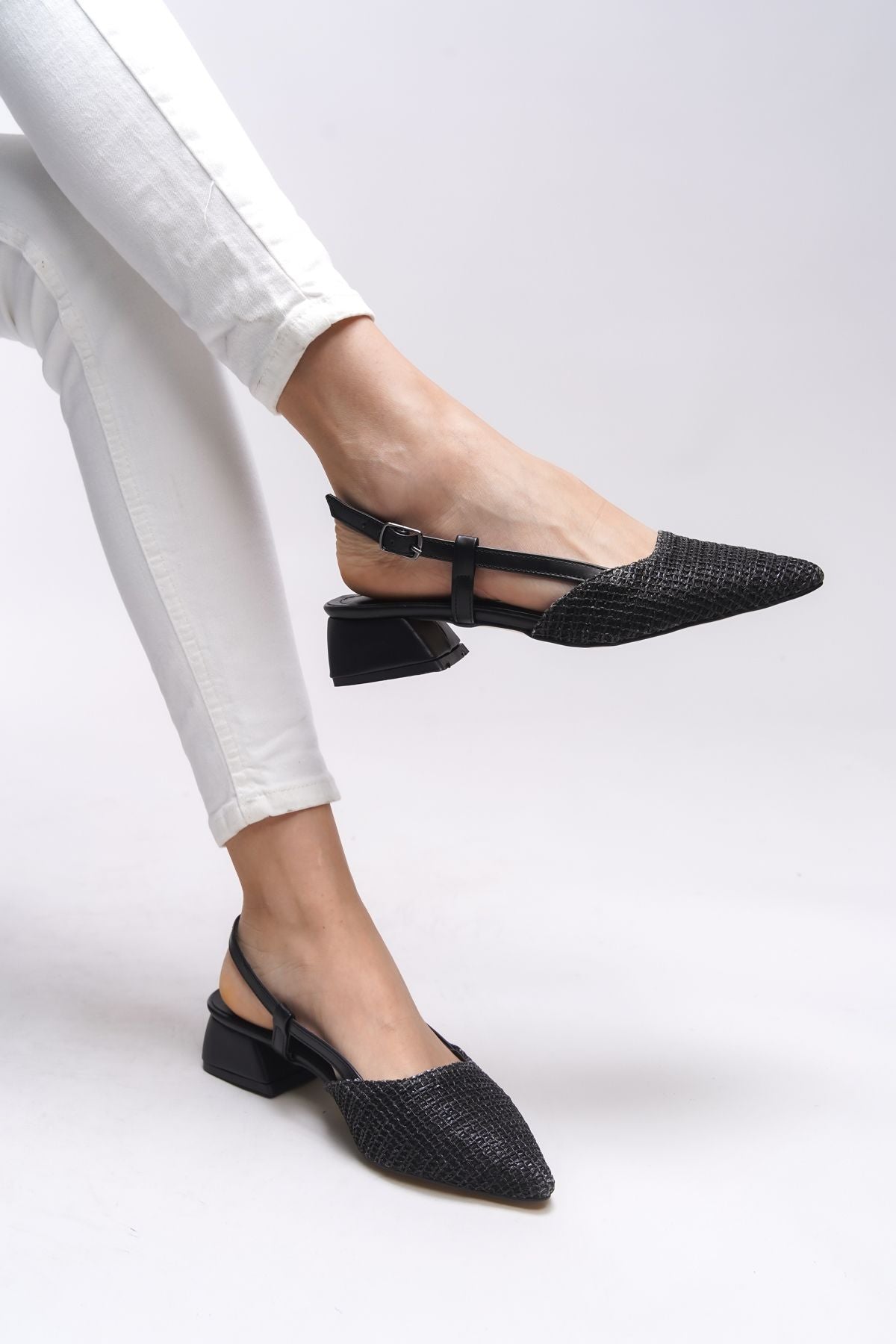 Ivethion Behind the Women's Behind Son -Heeled Shoes 0012340 Black Wicker