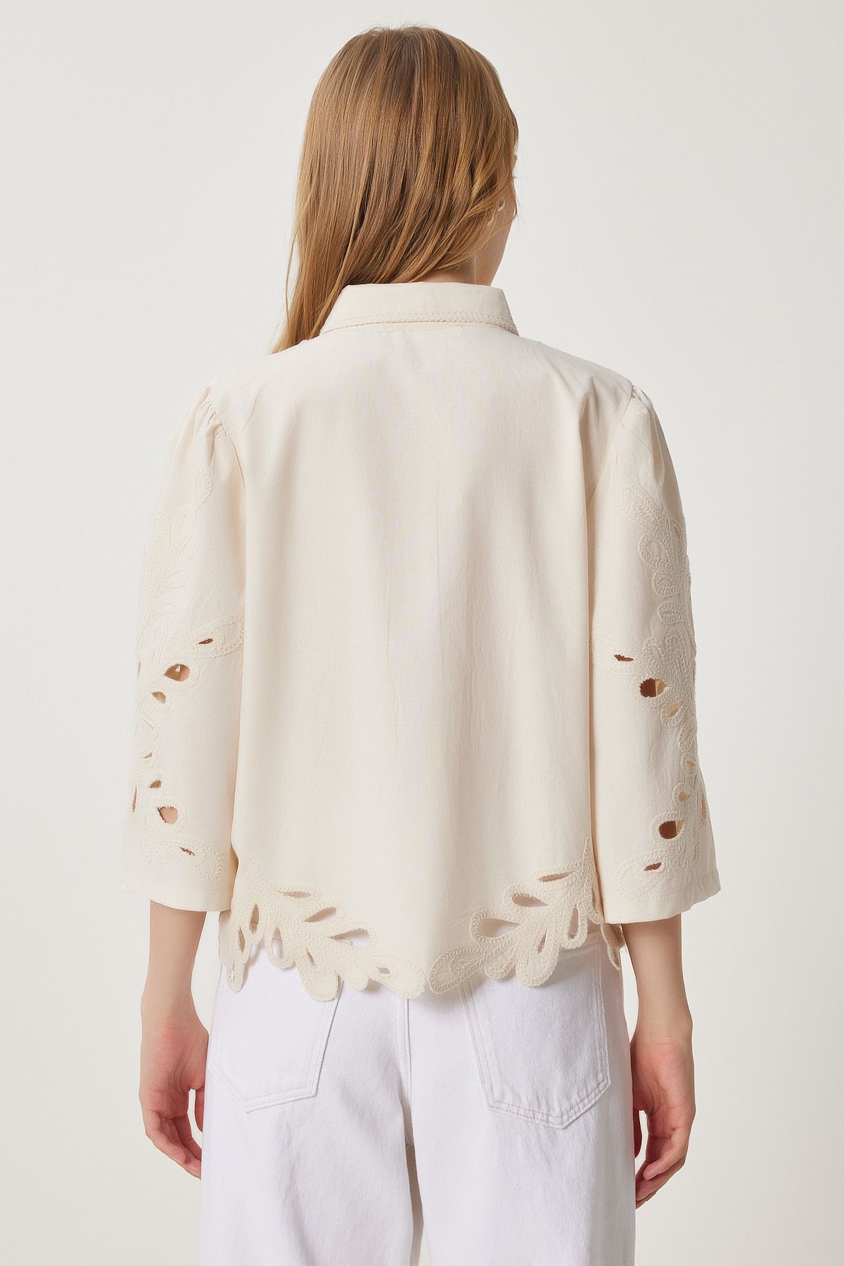 Women's Cream Out -Outluded Lace Embroidered Crop Poplin Shirt QS00010