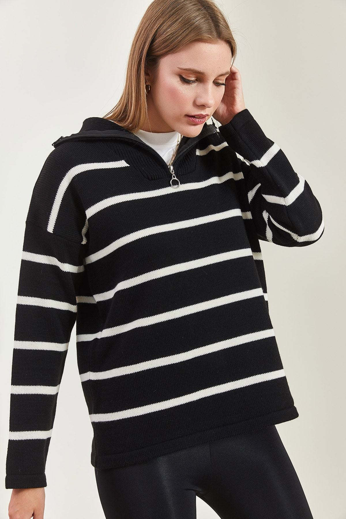 Female Fisherman Near Zipper striped knitwear sweater