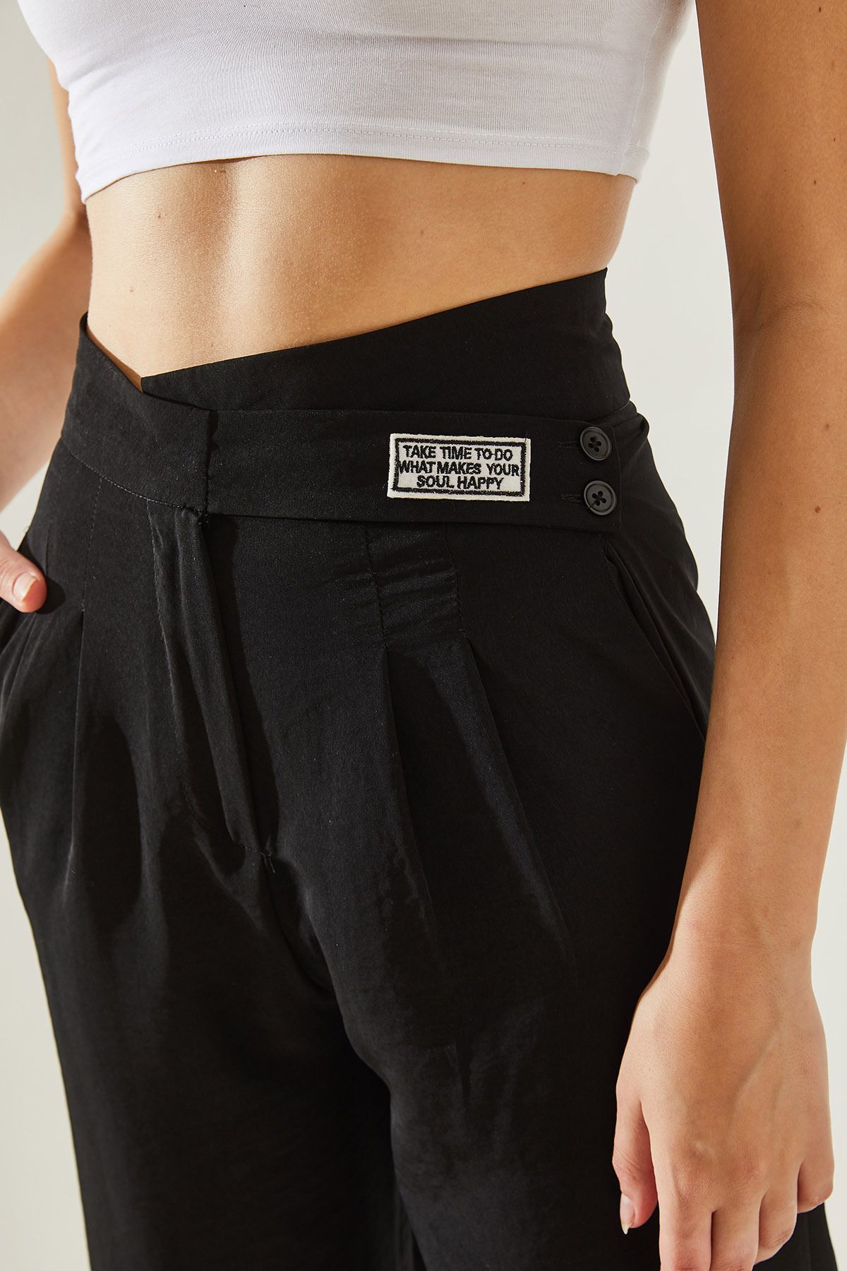 Female asymmetric belt hook pants 60251178