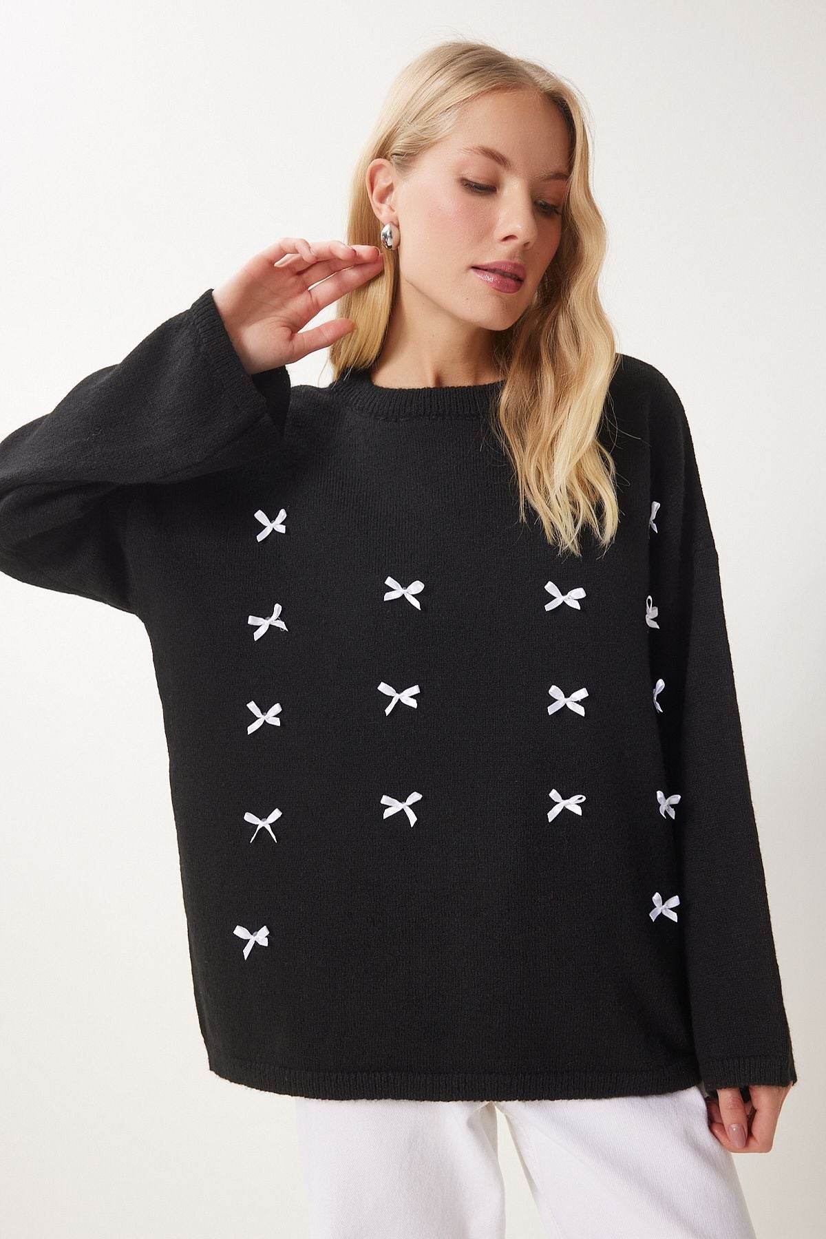 Female Black Bow Detailed Oversize knitwear sweater KB00042