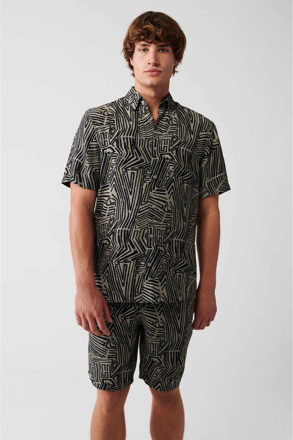 Men's mink viscose patterned short sleeve shirt A31y2199