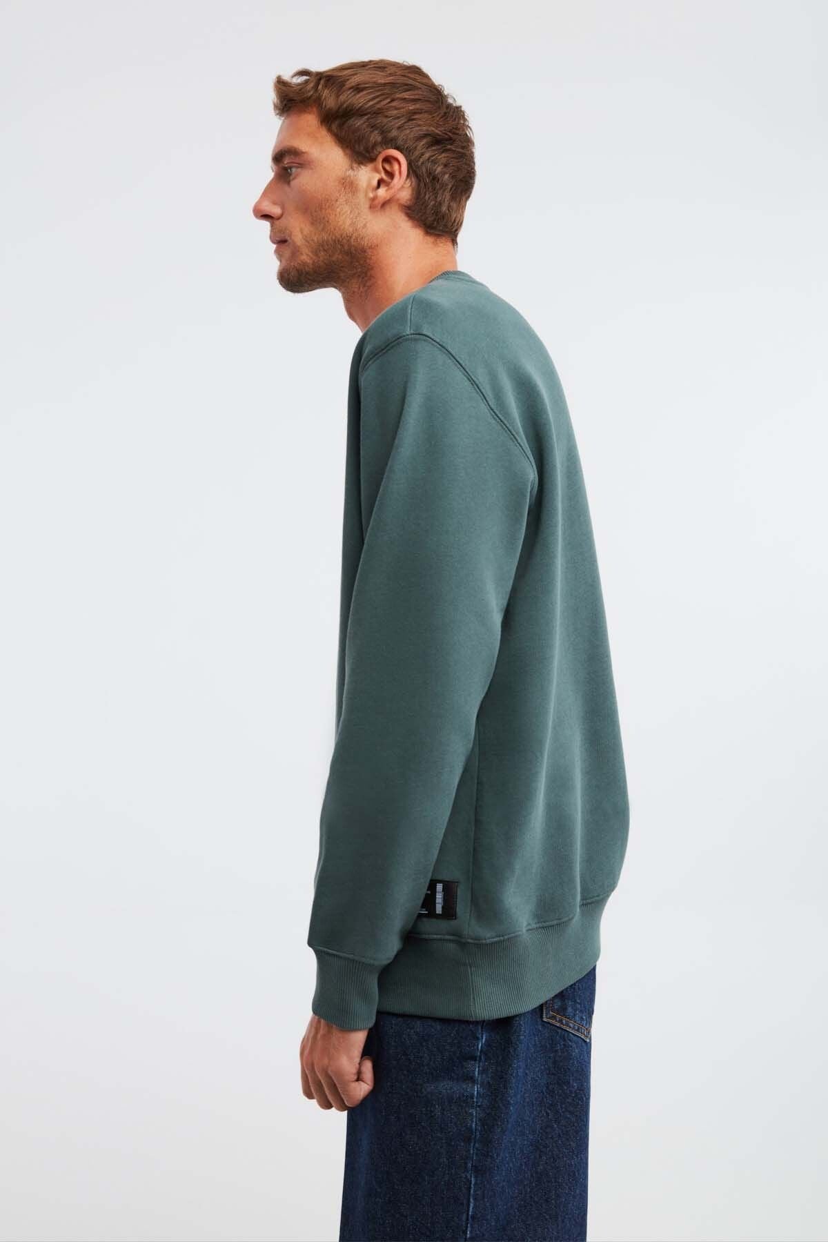 Travis men's soft fabric regular fit round collar dark green sweatshirt