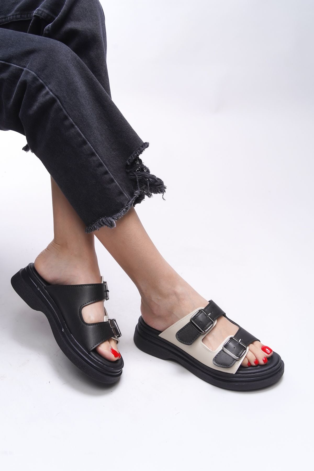 Winlaerla Women Slippers 0012245 Black Skin