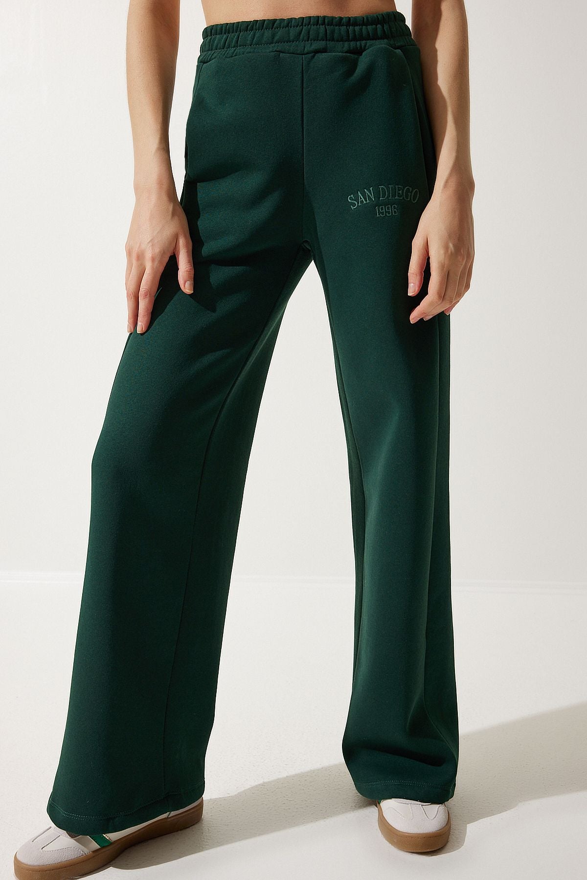Female Emerald Green Straight Paça Thick Tracksuit Six HF00445