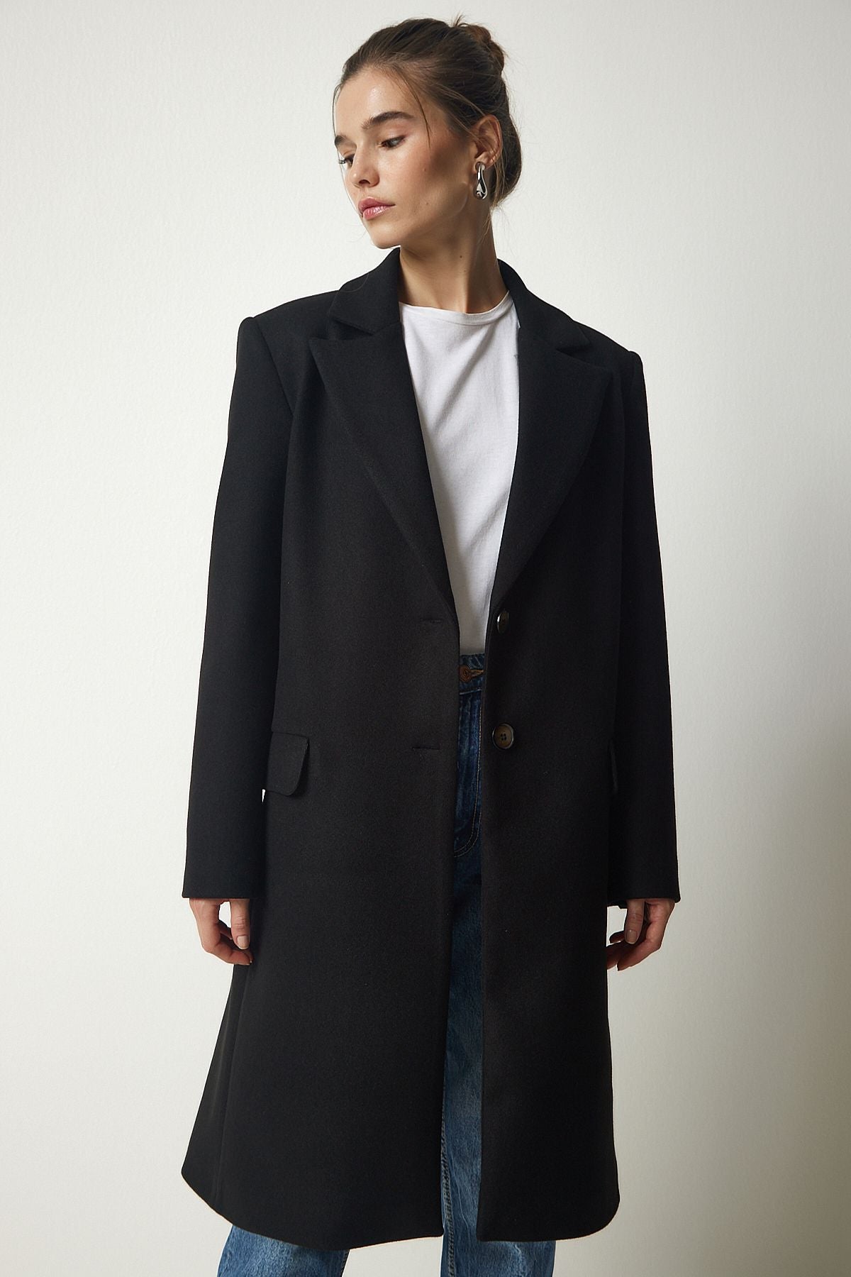 Female Black Cruve Yaka buttoned stamp coat to00114