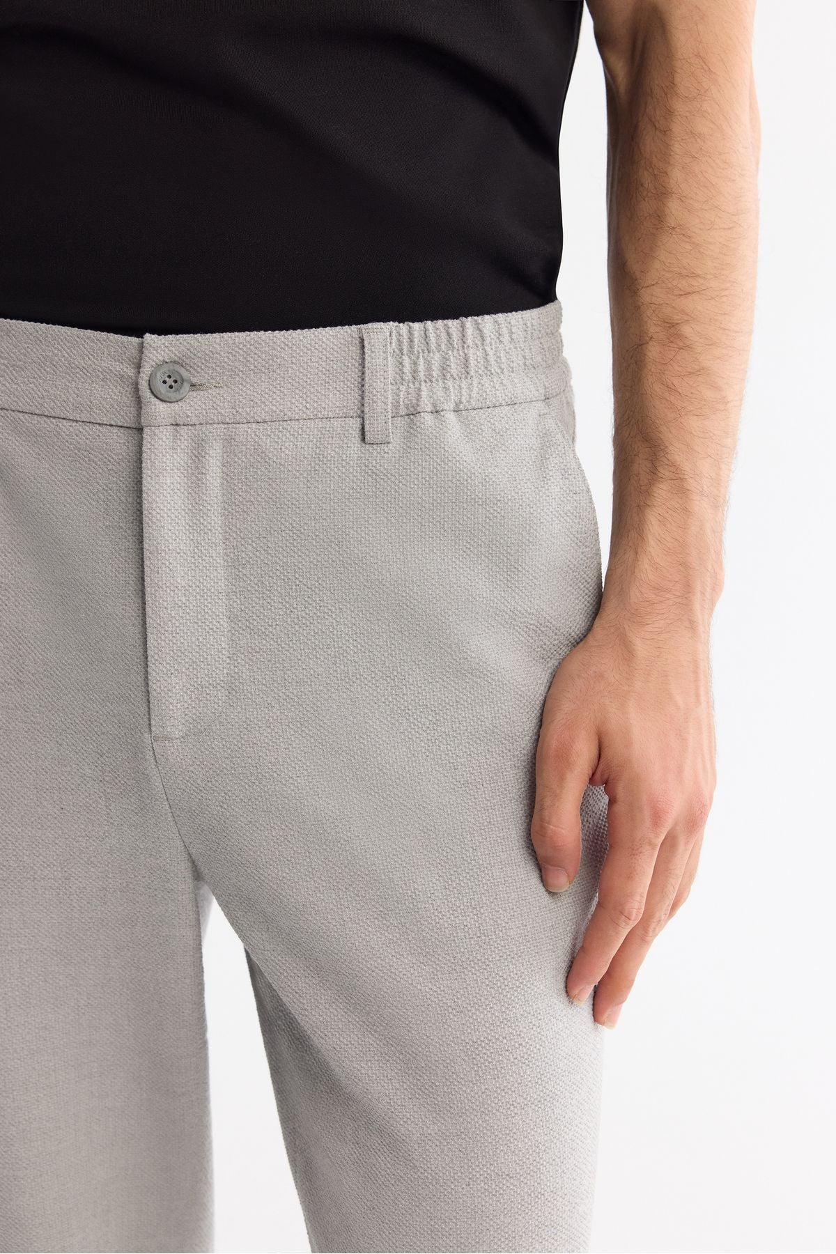 Men's light gray side with a wavreal chino pants B003037