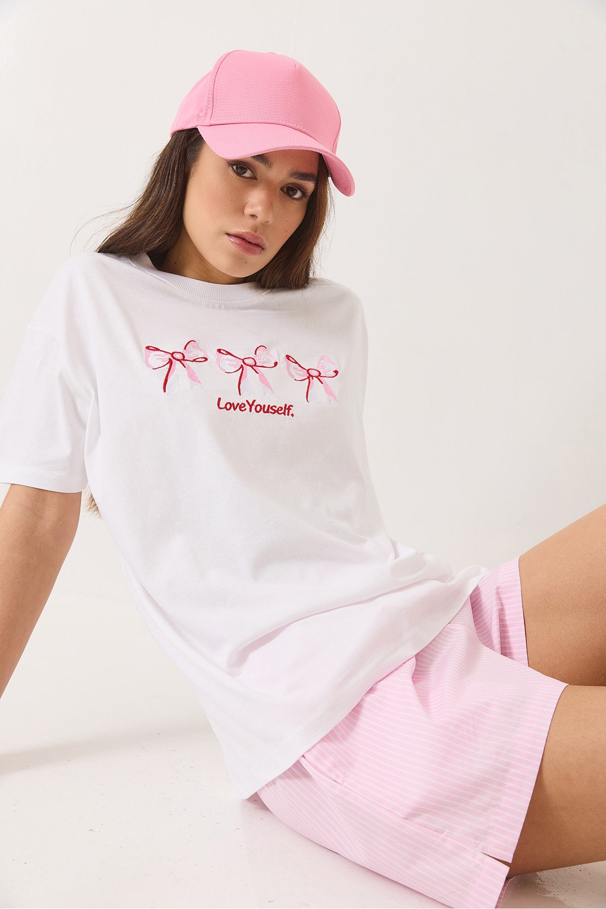 Women's Crew Neck Short Sleeve Embroidered T-Shirt 60602023