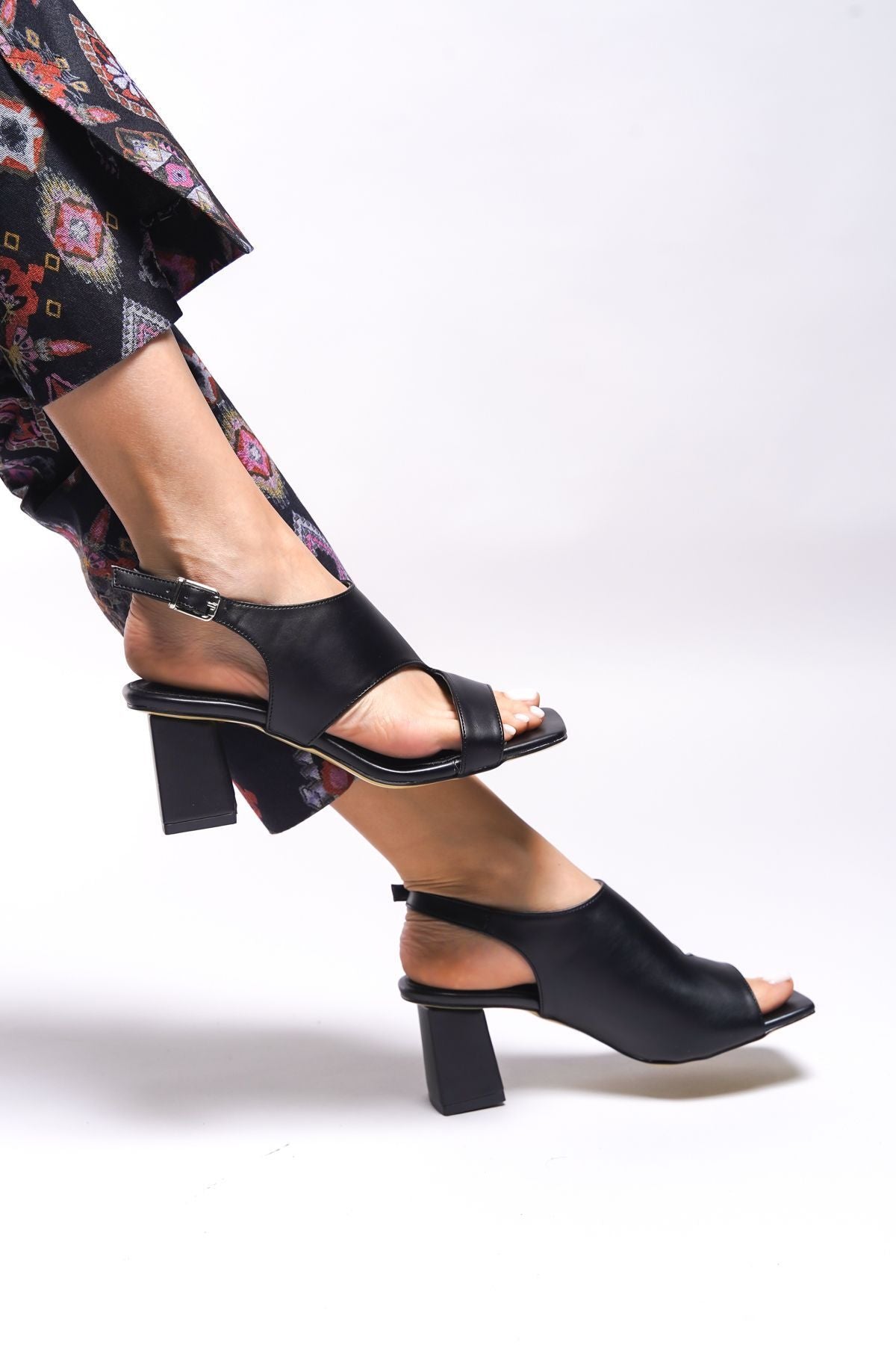 Kreeseic Woman Heels Sandals 001273 Black