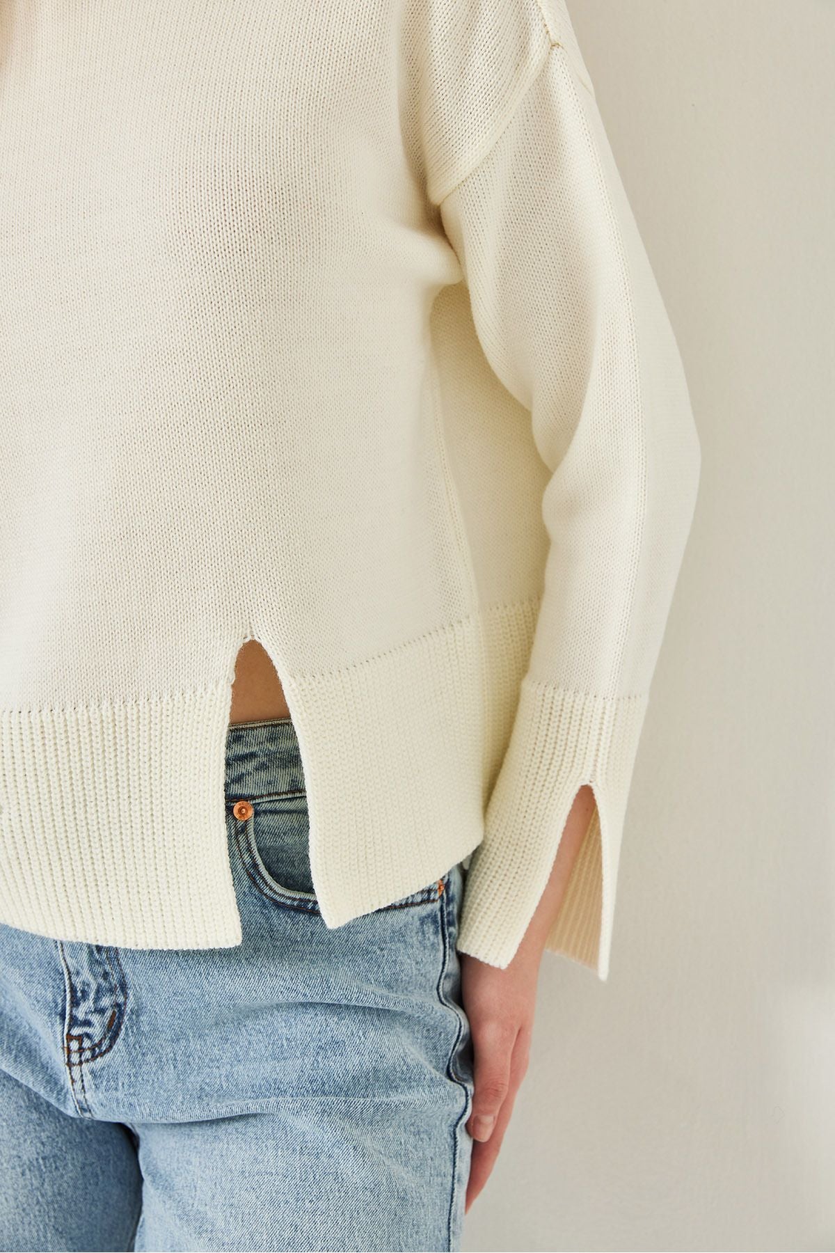 Female fisherman's collar in front of the slit knitwear sweater 20246859
