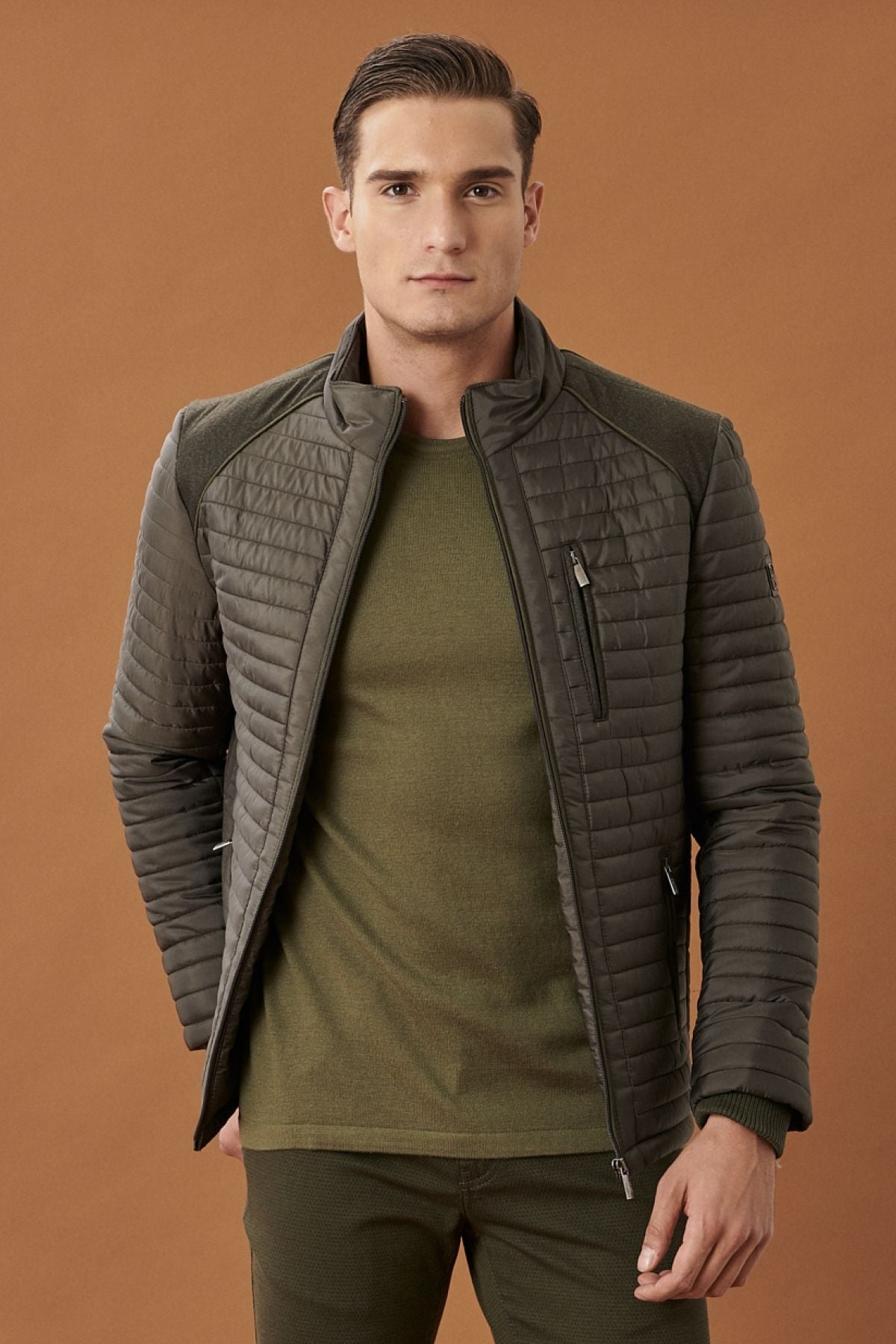 Men's Khaki standard fit normal cut upright collar shoulder shoulder detailed winter coat