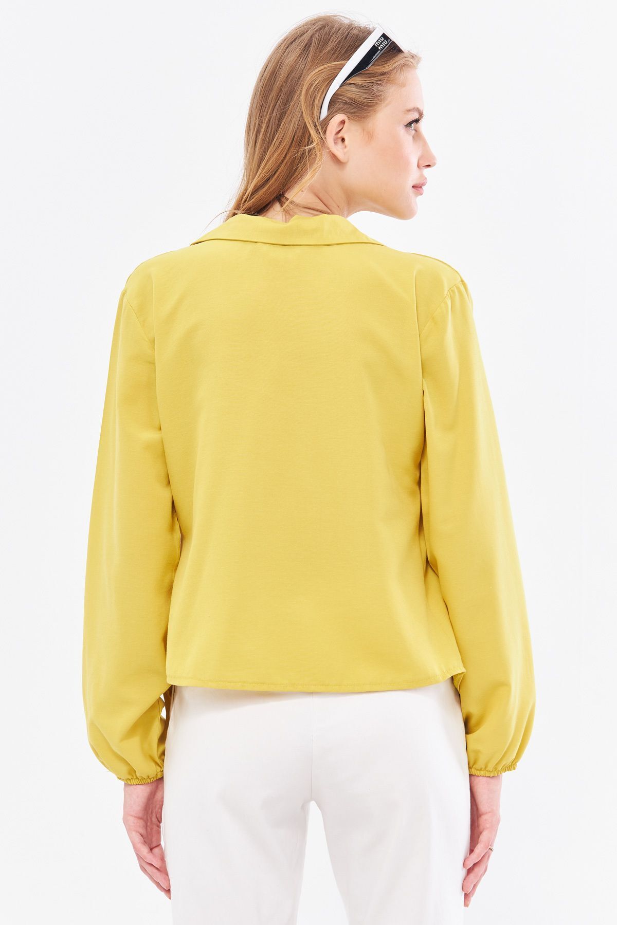 Female Fat Green Collar Cruve Blouse ARM-22Y024025