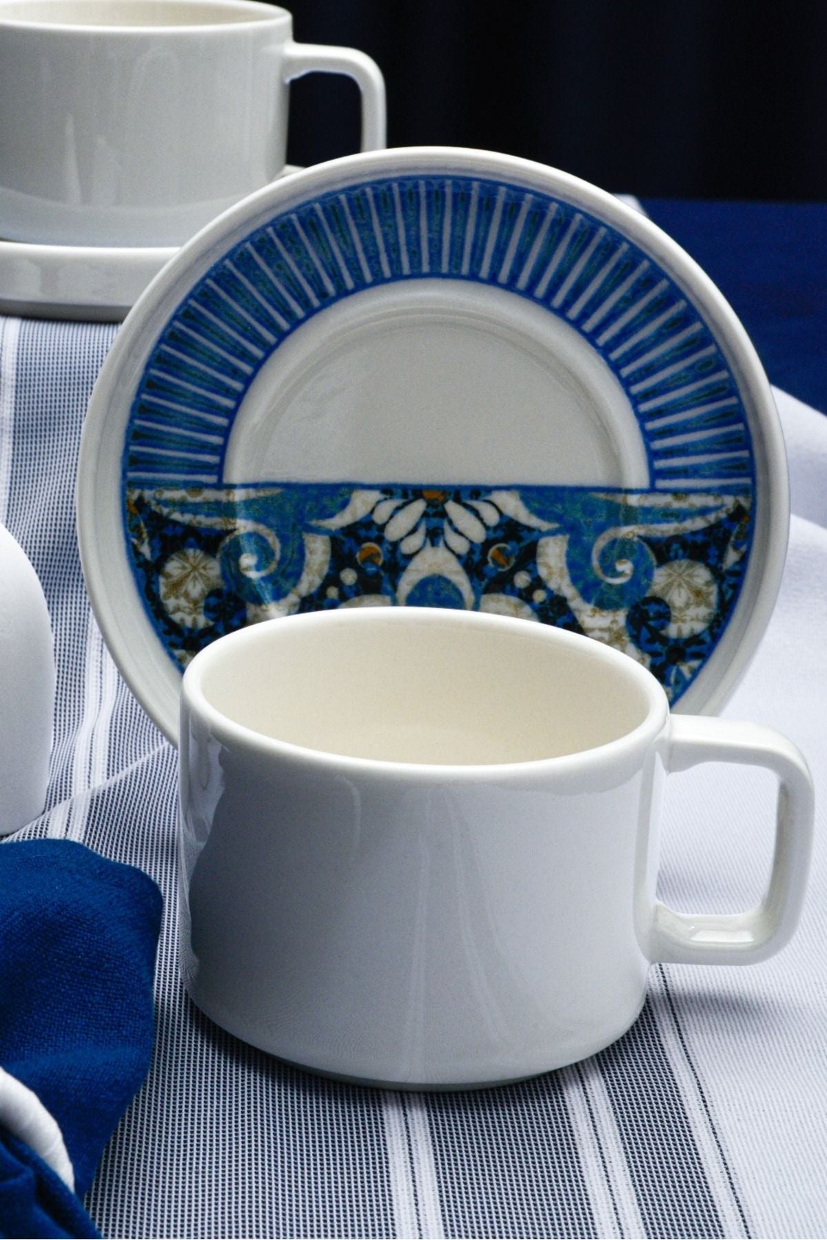 Azur 4 Piece 2 Person Porcelain Tea Cup Set