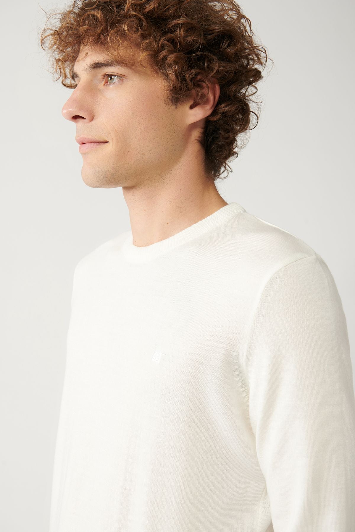 Men's white bike collar feathered knitwear sweater E005000