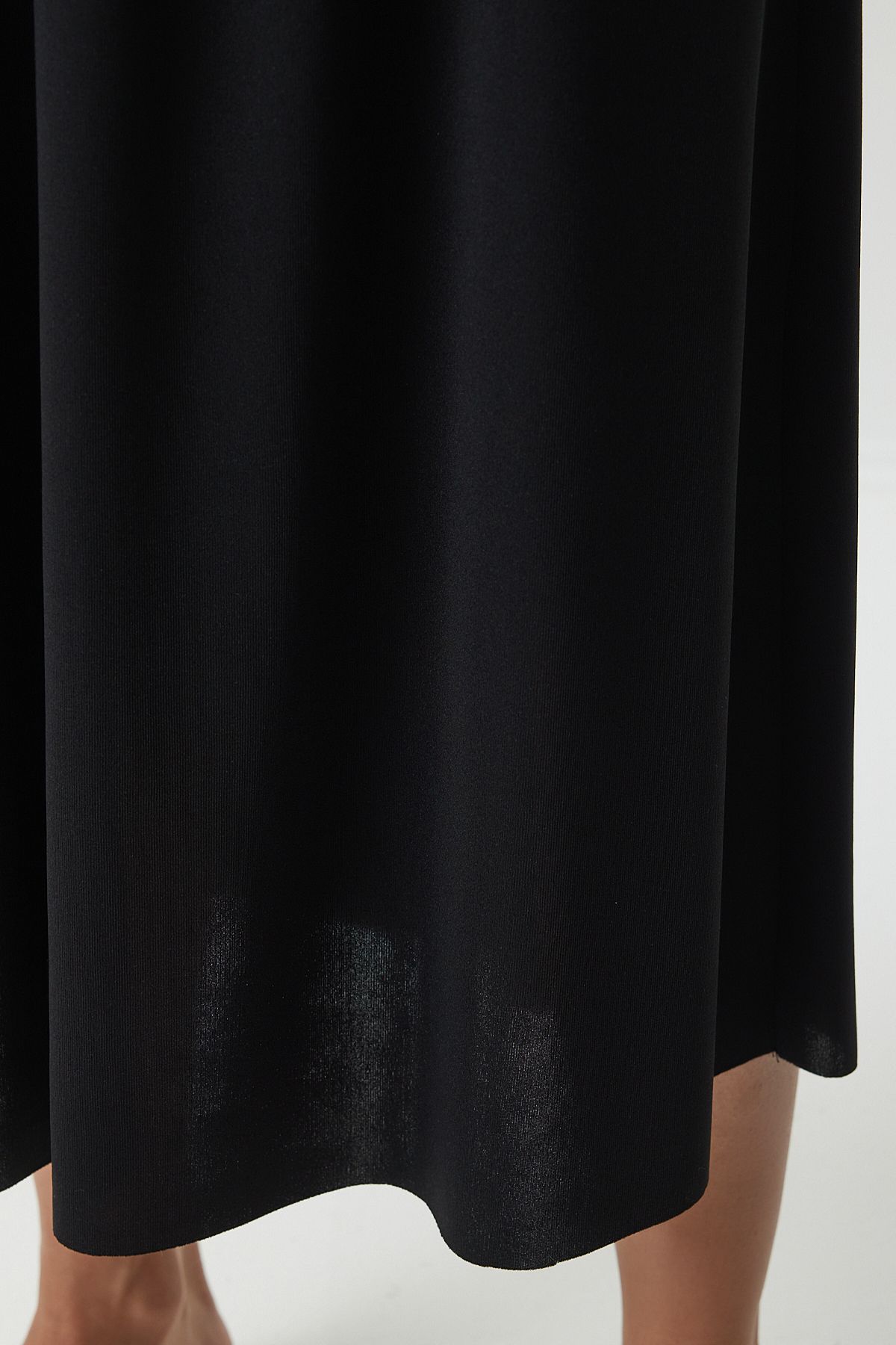 Female Black Waist Lining Skirt ZH00036