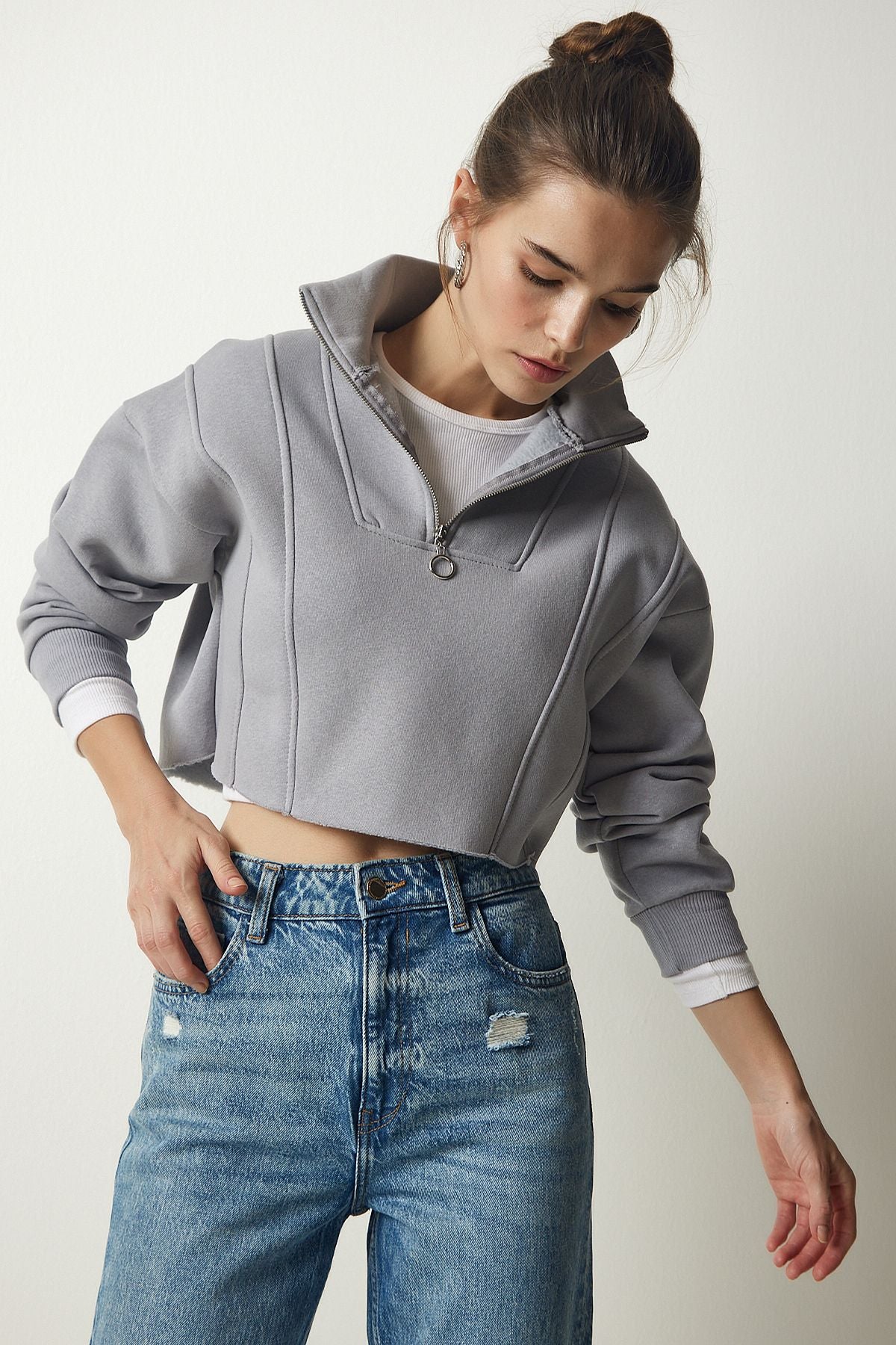 Women's Gray Zippered Crop Knitting Sweatshirt HF00441