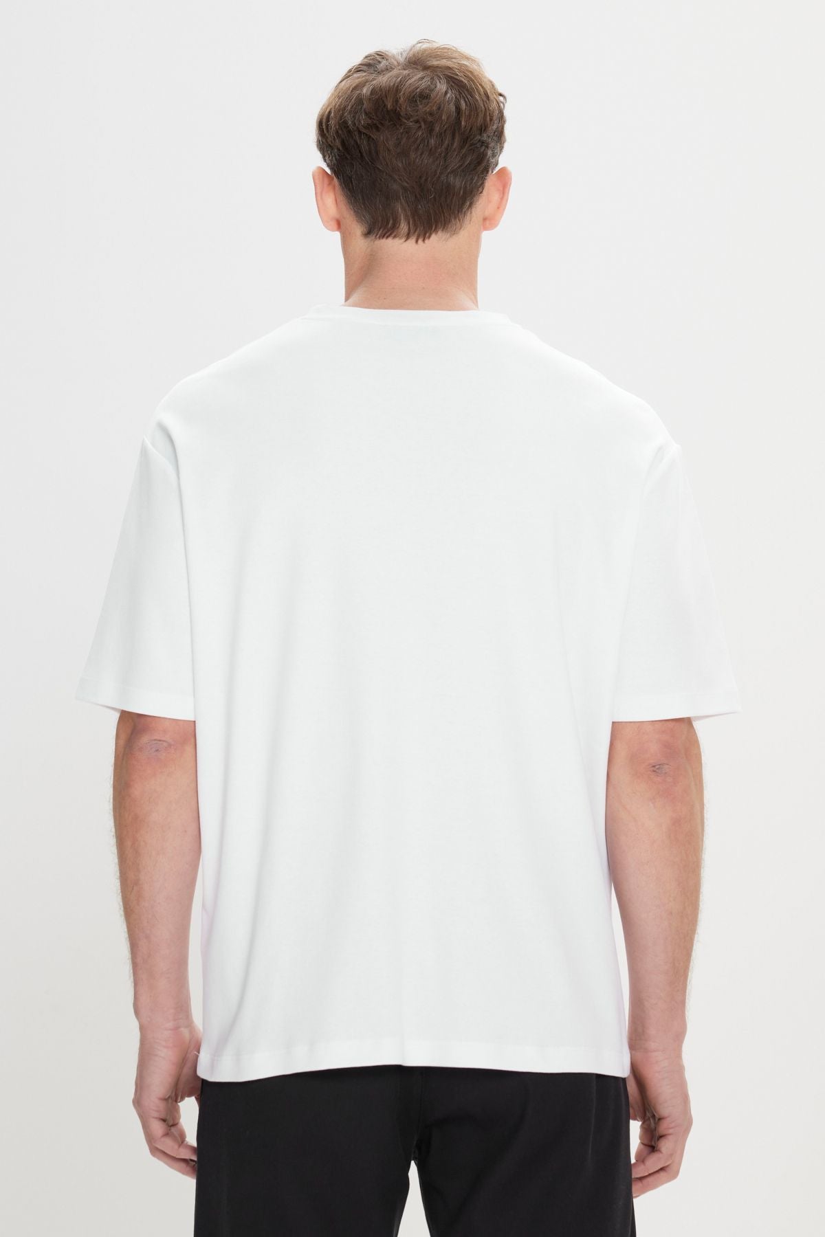 Men's white modern fit comfortable cut 100 %cotton bike collar t -shirt