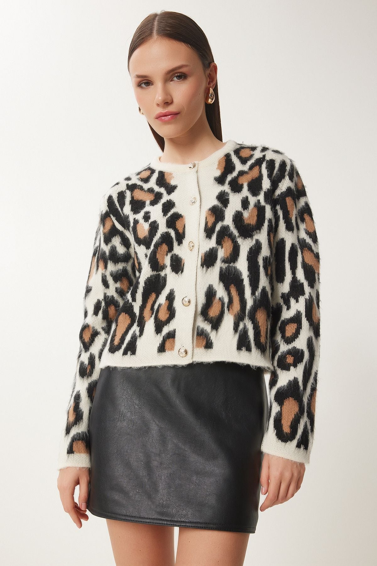 Women's Cream Black Leopard Patterned Short Beard Cardigan KB00040