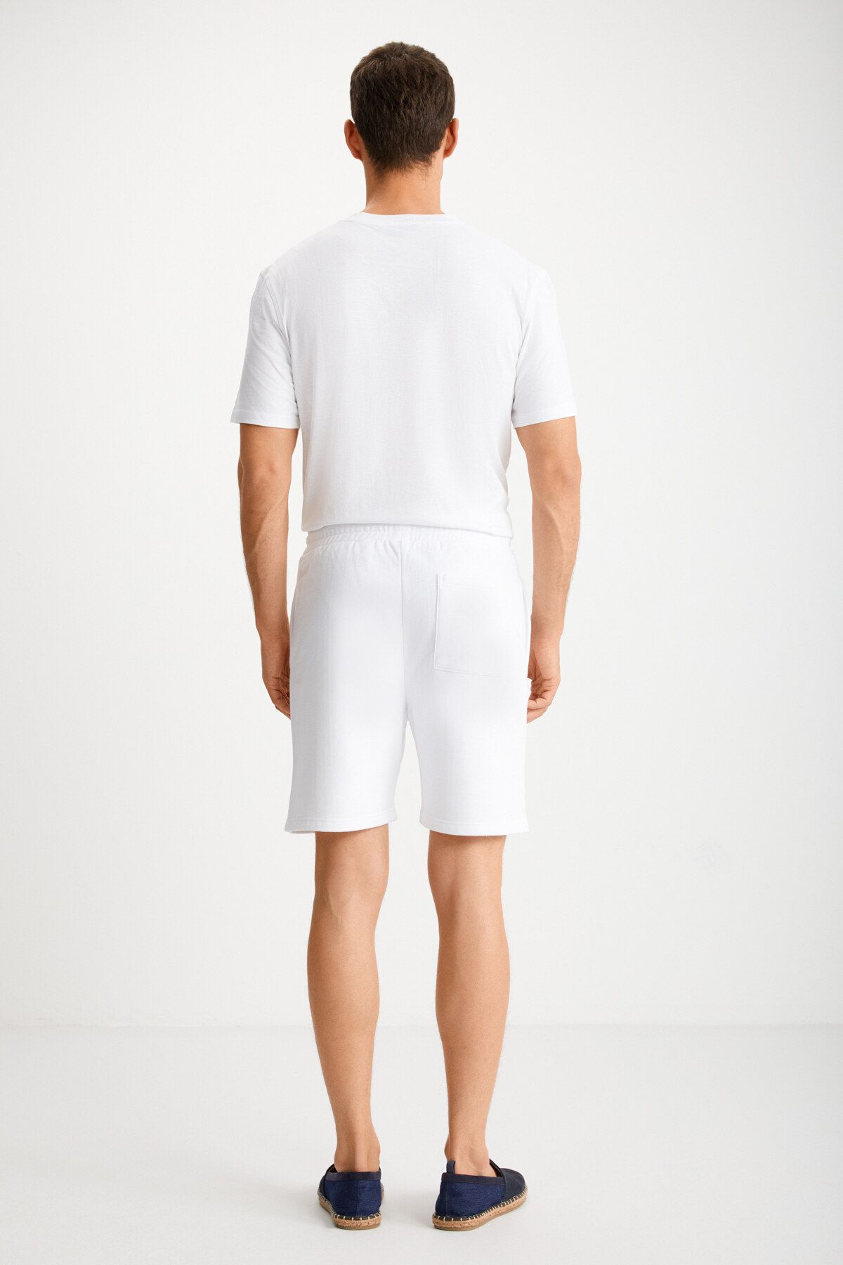 Uncertain Men's Comfort Fit White Shorts & Bermuda