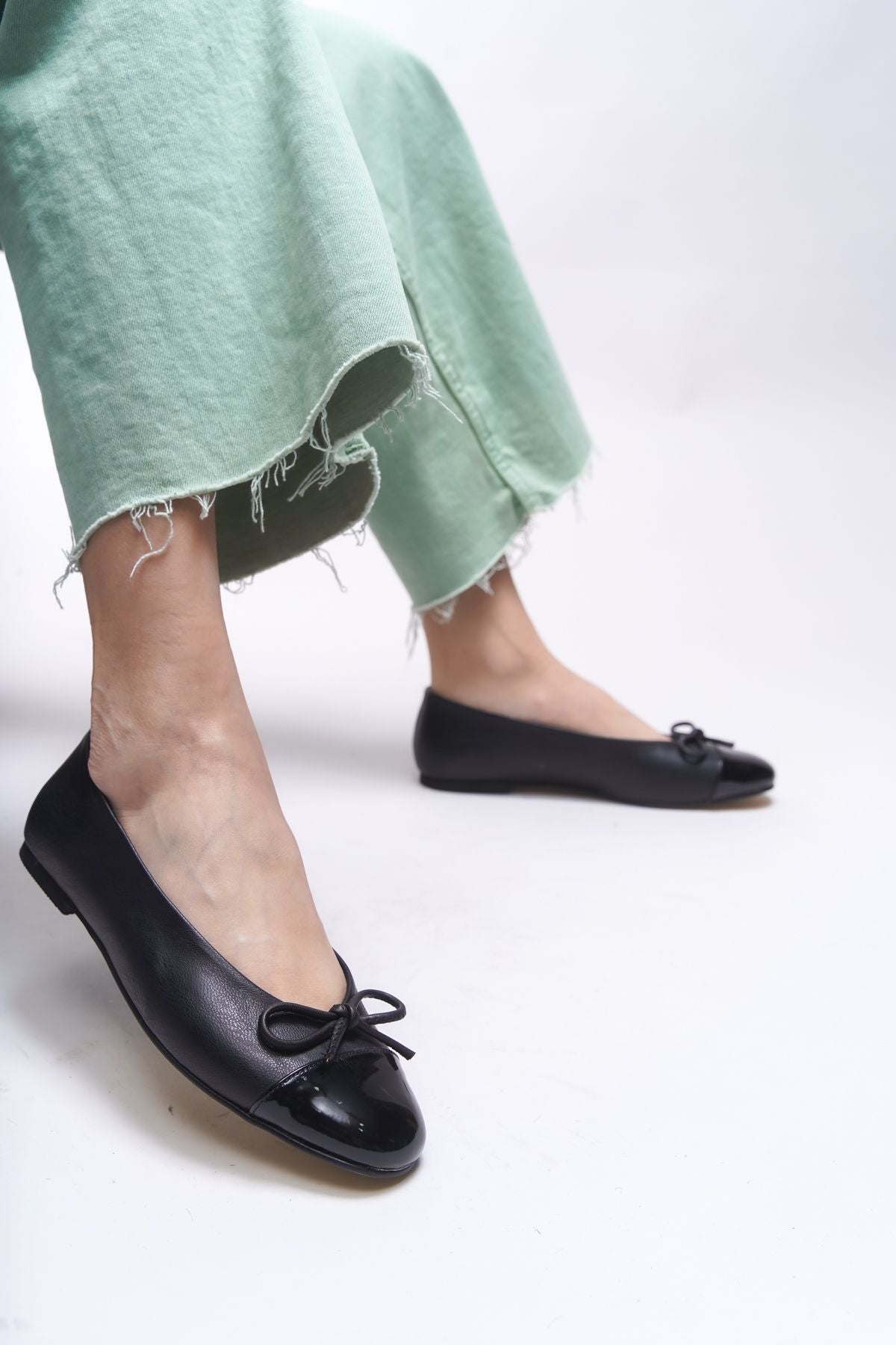 Saeltele Kadın Babet 001298 Black Skin Patent Leather Detail