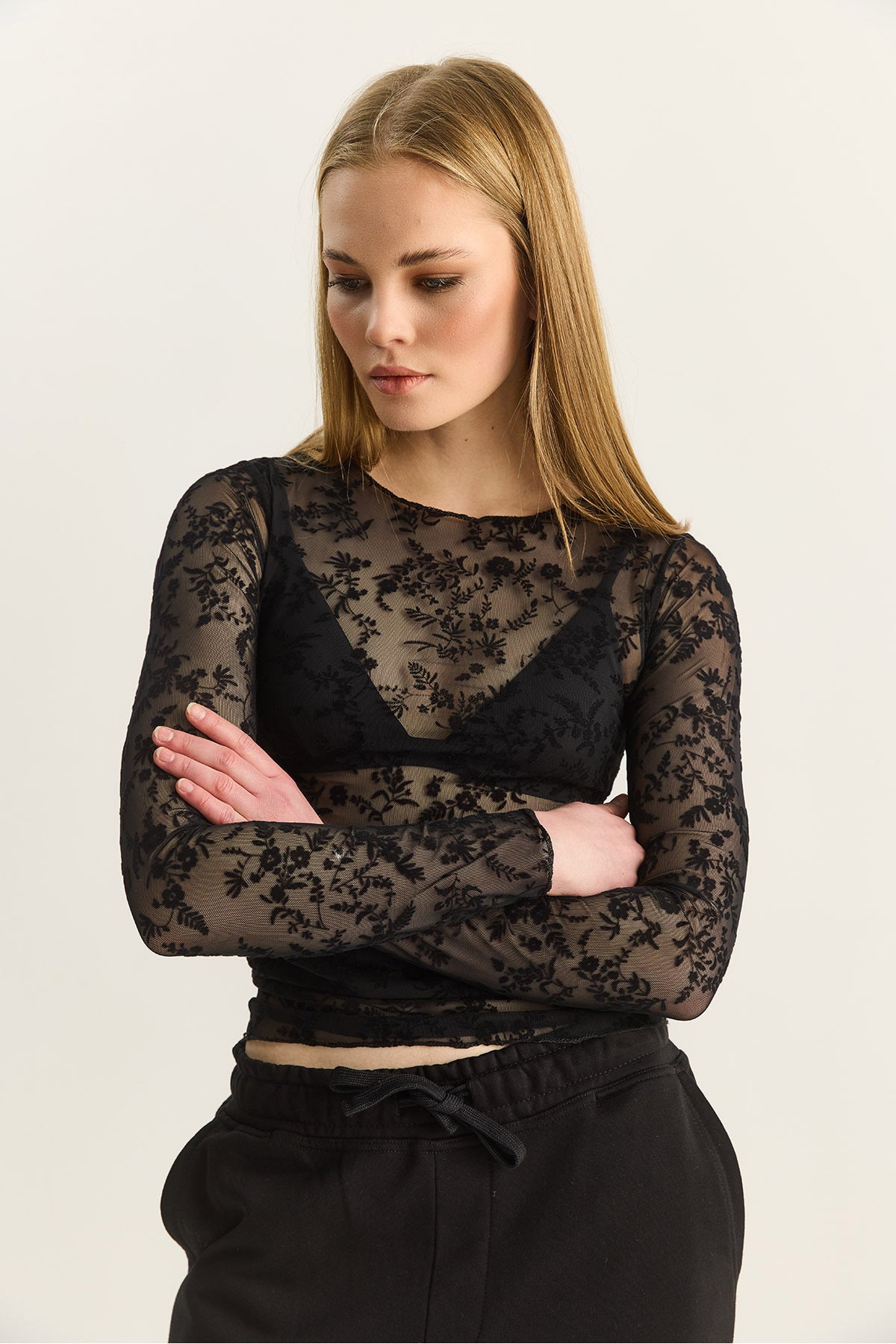 Women's Crew Neck Gathered Sides Flower Patterned Transparent Tulle Blouse 6114 60283924