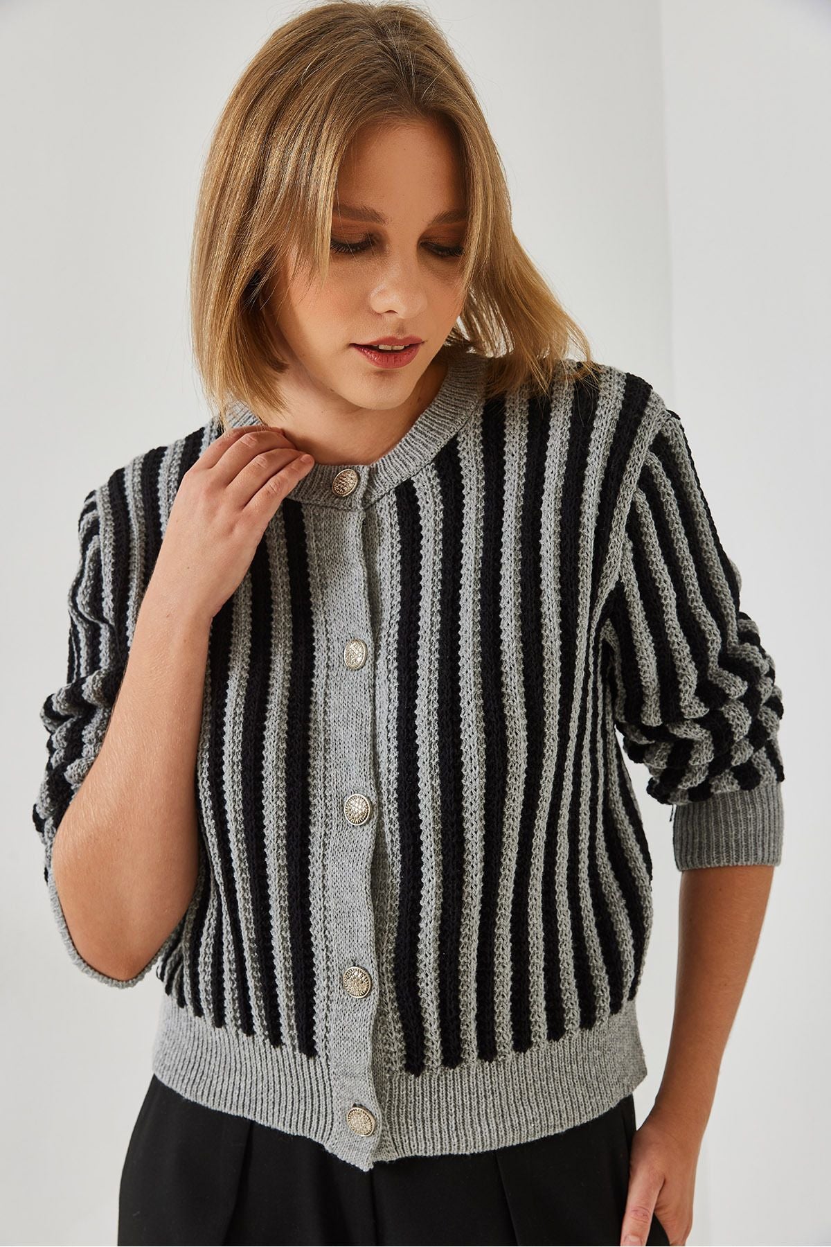 Female striped knitwear cardigan 20246269