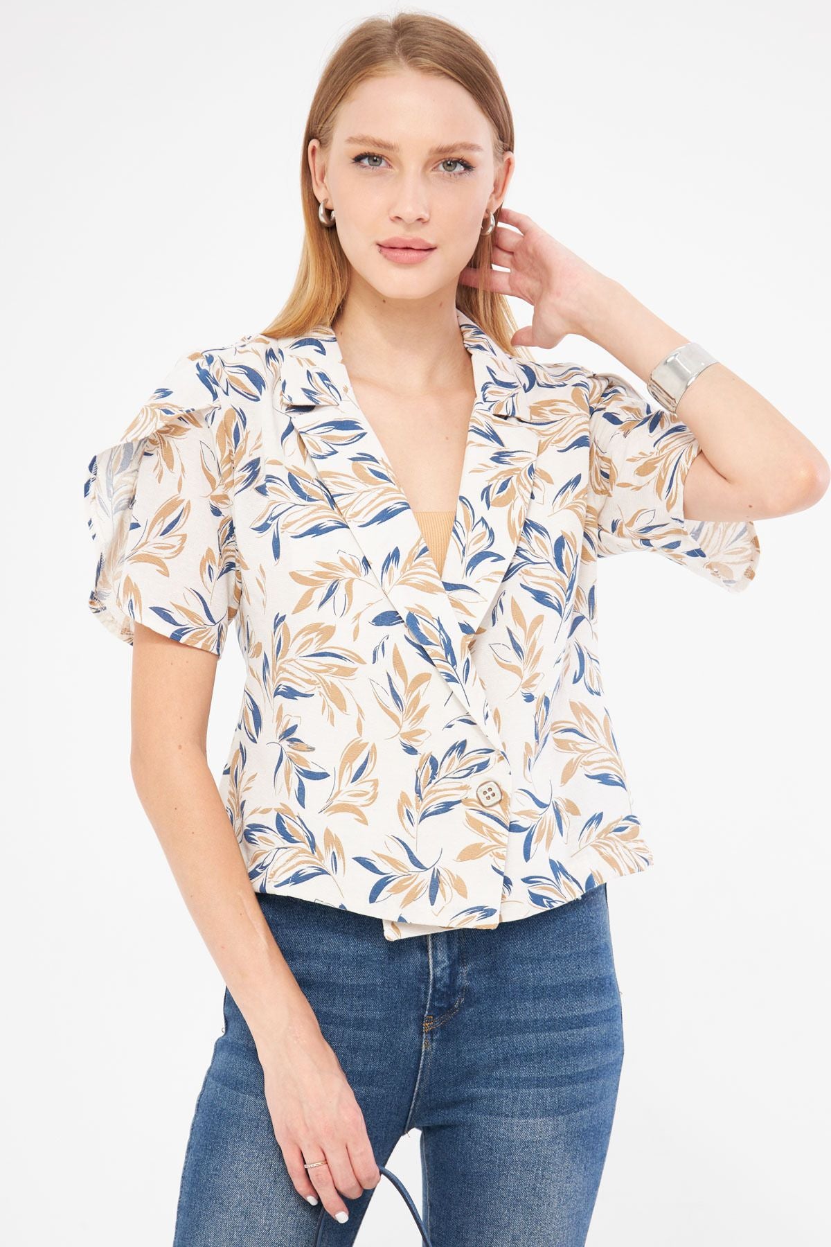 Female mink white linen-looking patterned handle slit Crop Short Sleeve Jacket ARM-24Y001095