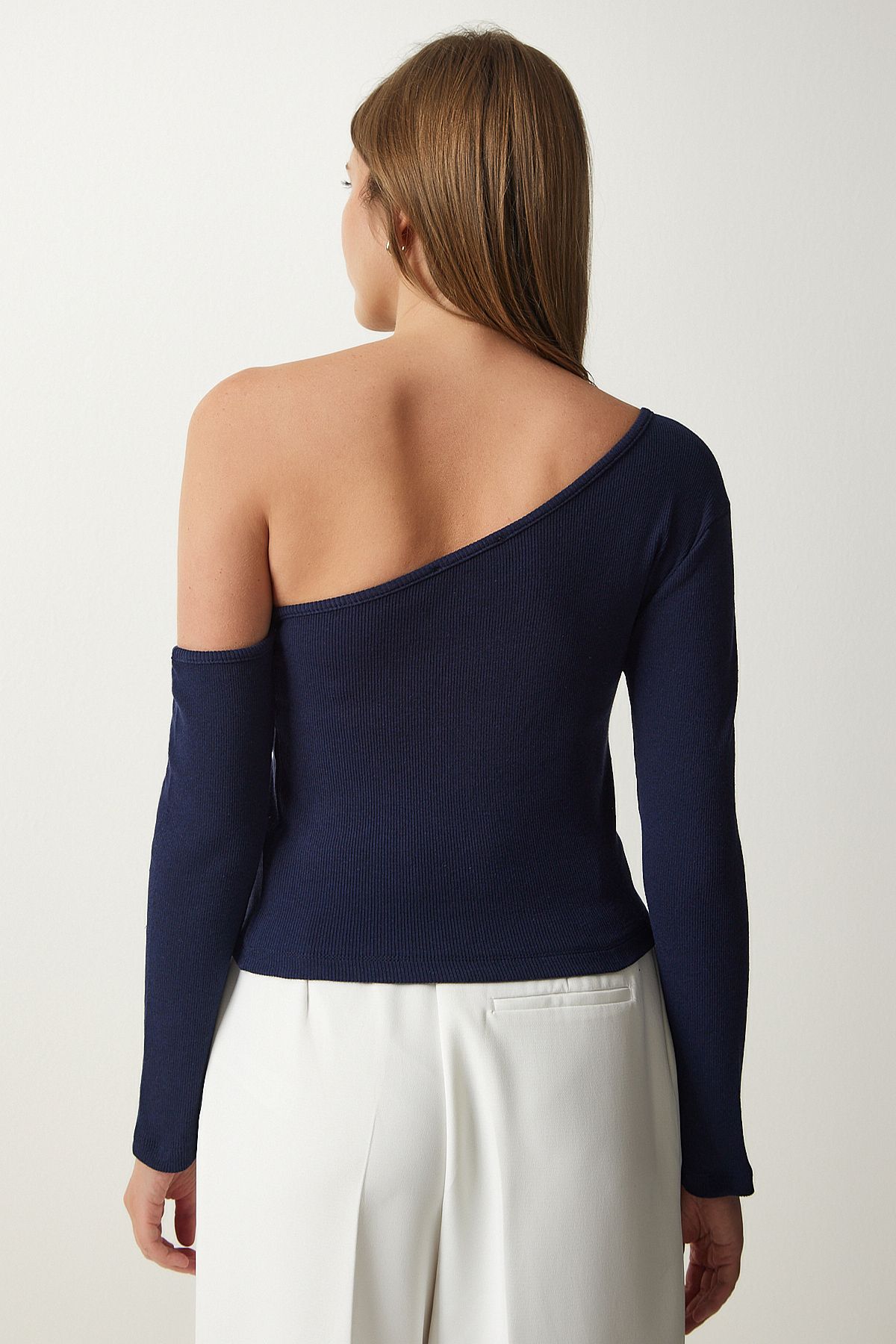 Woman Navy blue open shoulder wick knitted blouse TG00011