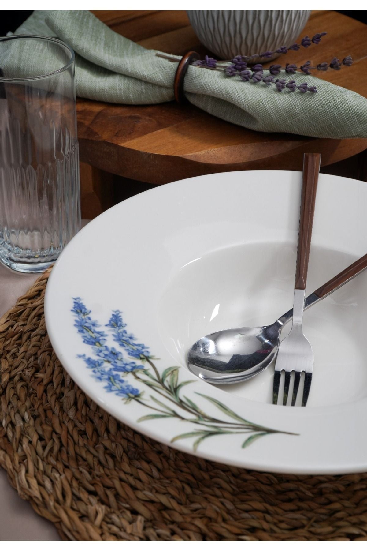 Lavender 28cm porcelain pasta plate