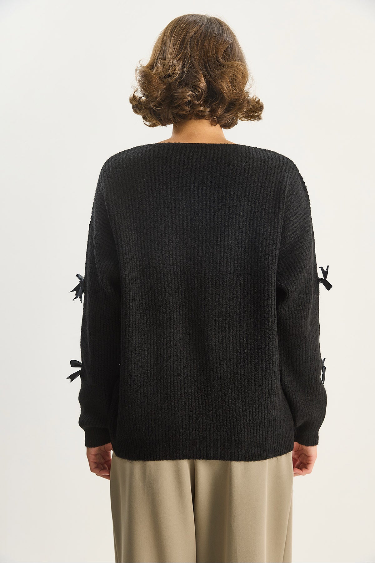 Women's Bow Accessory V-Neck Oversize Buttoned Cardigan 60283642