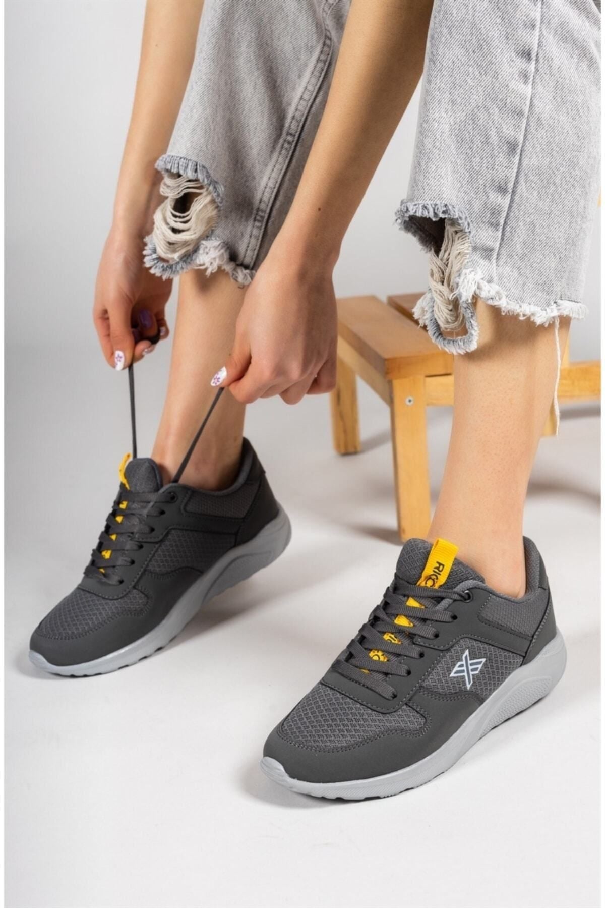 Super light smoked gray unisex sneaker 00124039