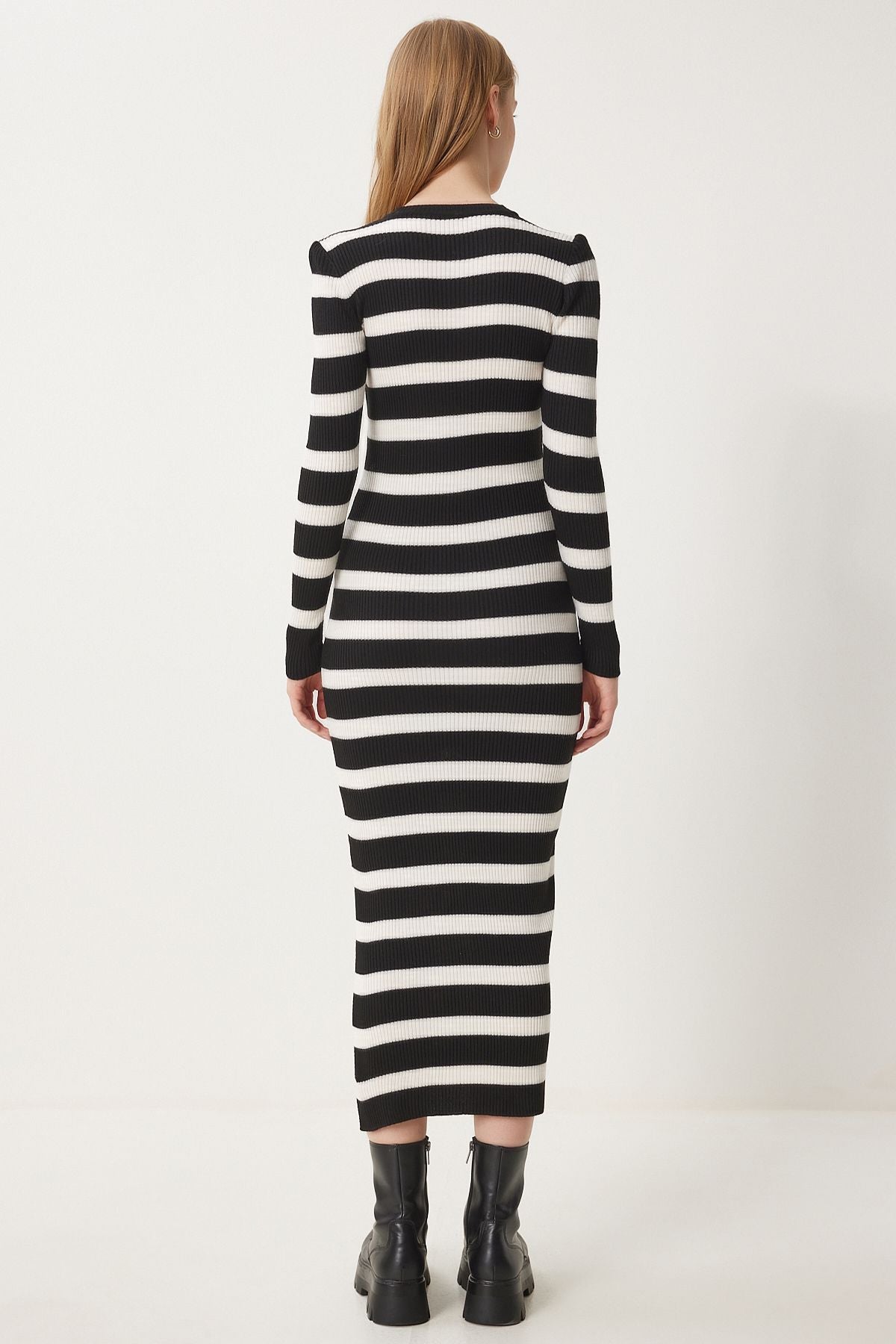 Female black and white bike collar striped wick knitwear dress MT00154