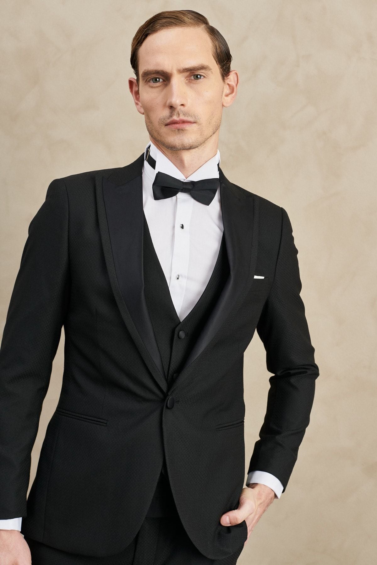 Men's Black Slim Fit Narrow Cut Swallow Collar Pattern Classic Tuxedo Set